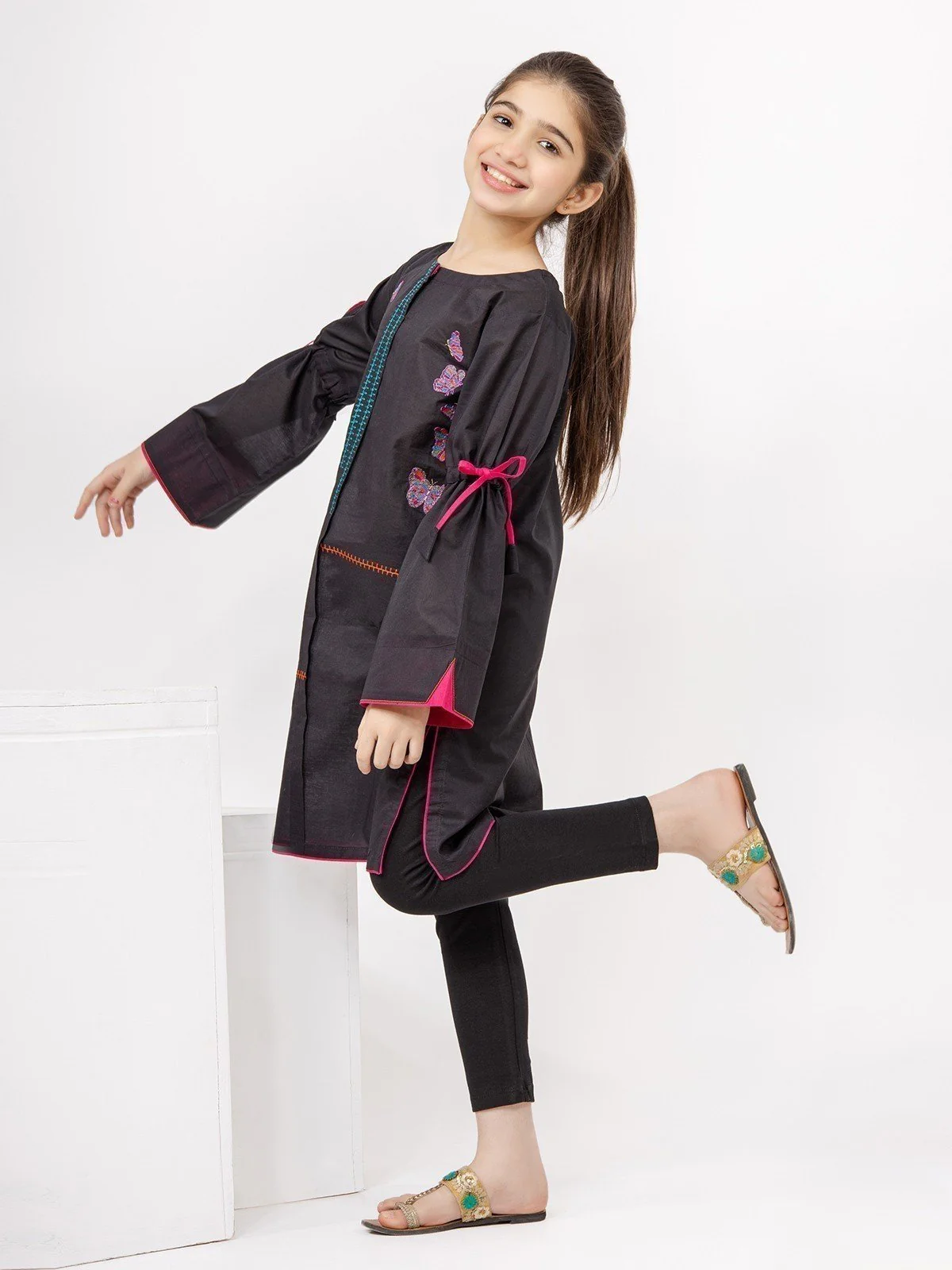 Embroidered Khaddar Shirt - EGTKE21-70250 - Image 7