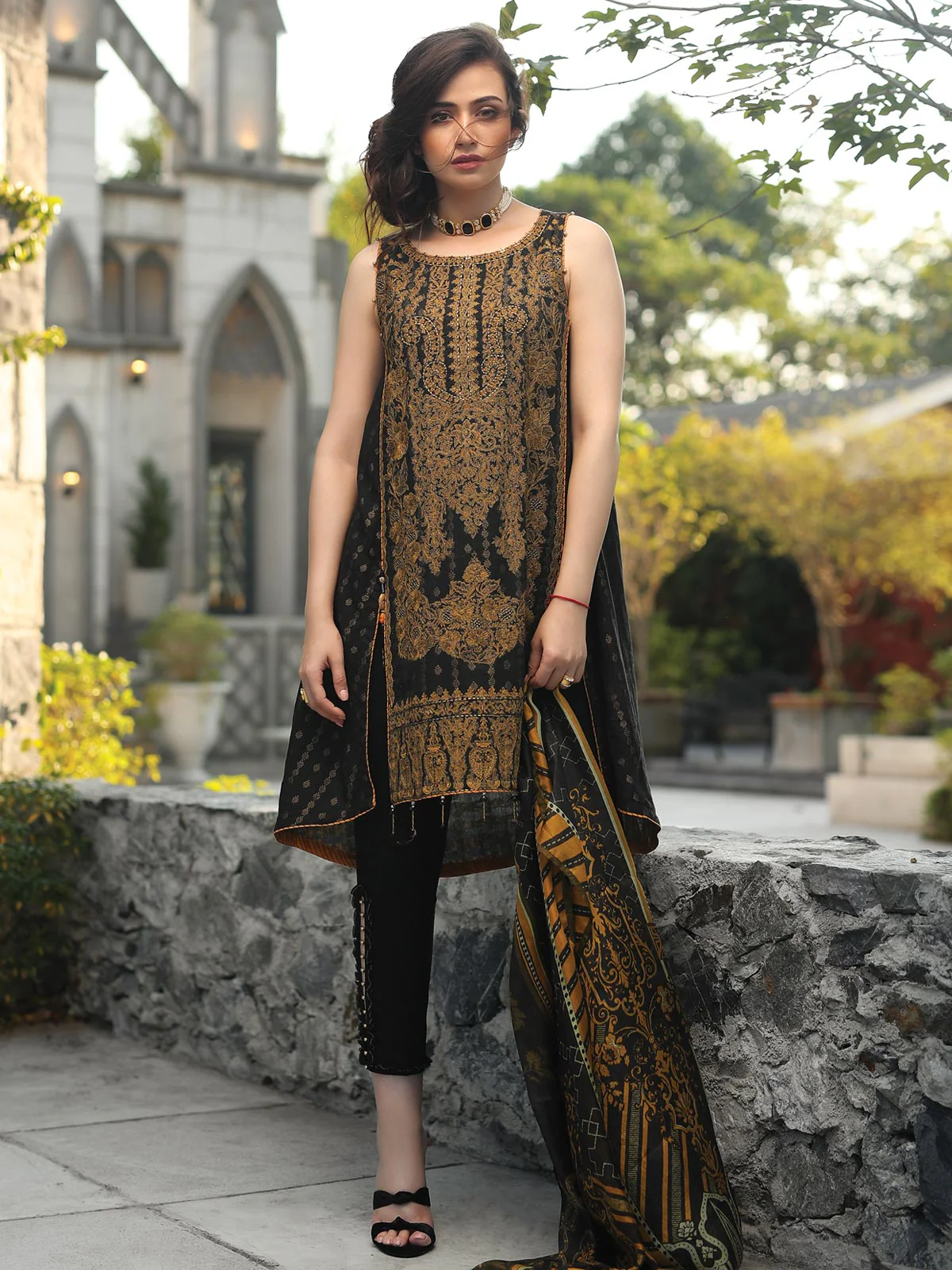 Embroidered Jacquard Suit - ELU19V3-19517