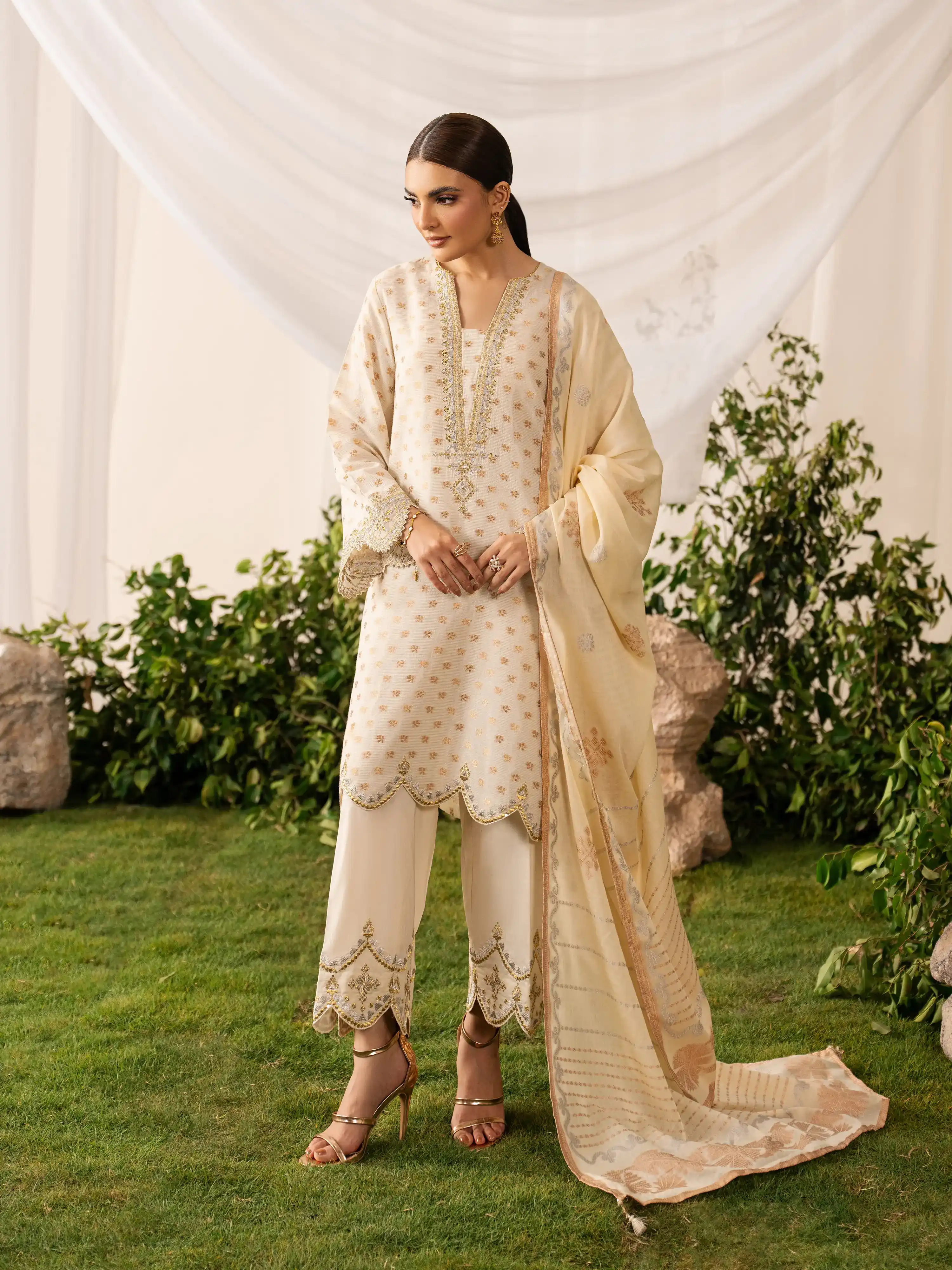 Embroidered Jacquard Suit - EWTKED6-86318-3P - Image 3