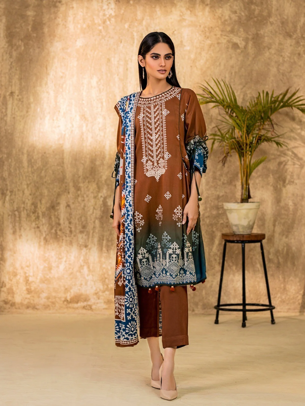 Embroidered Viscose Suit - EWU20V13-20134