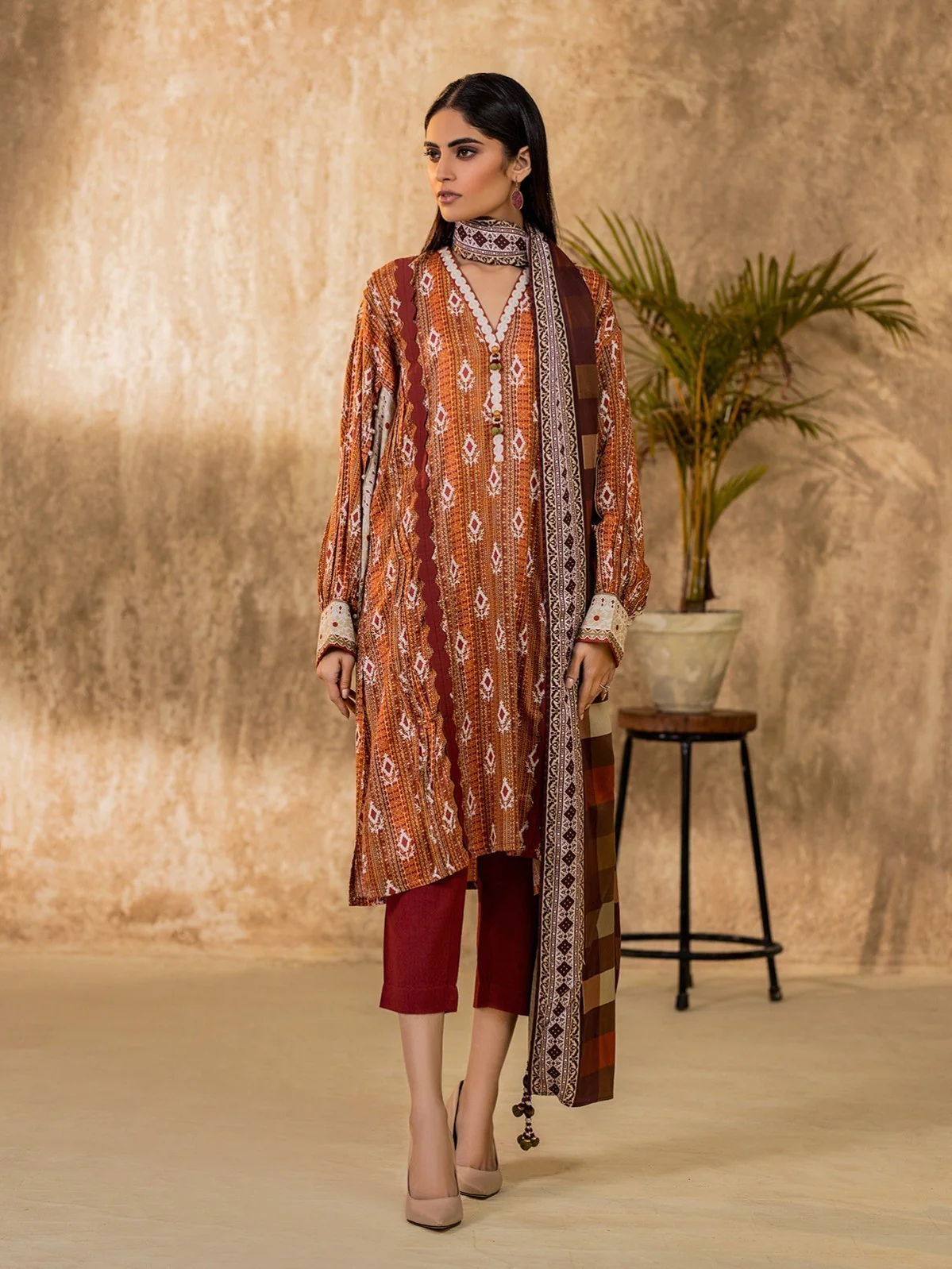 Embroidered Viscose Suit - EWU20V13-20137