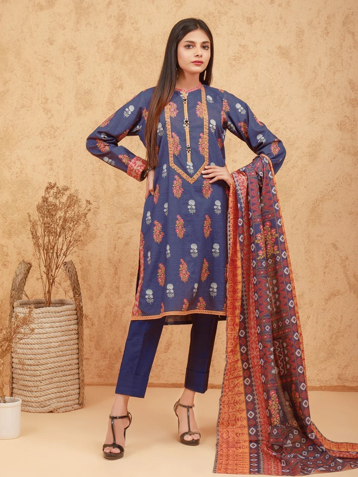 Printed Khaddar Suit - EWU21A9-21460