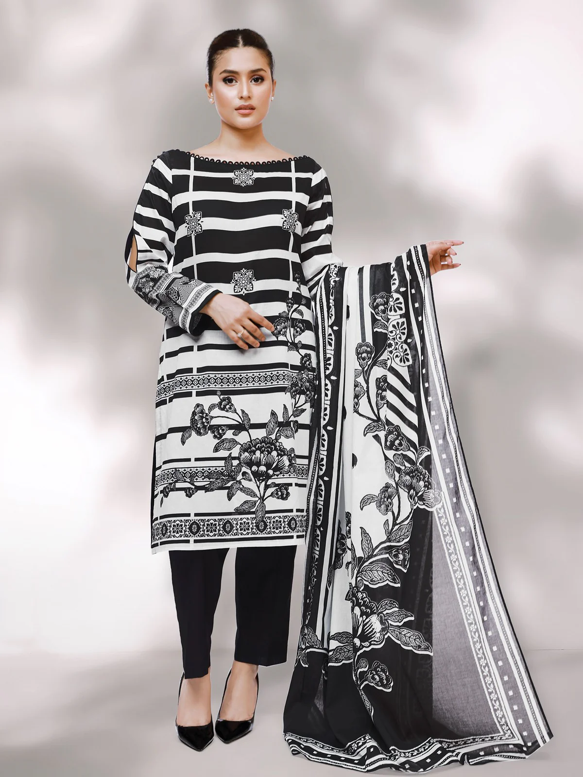 Printed Lawn Suit - EWU21M4-21005