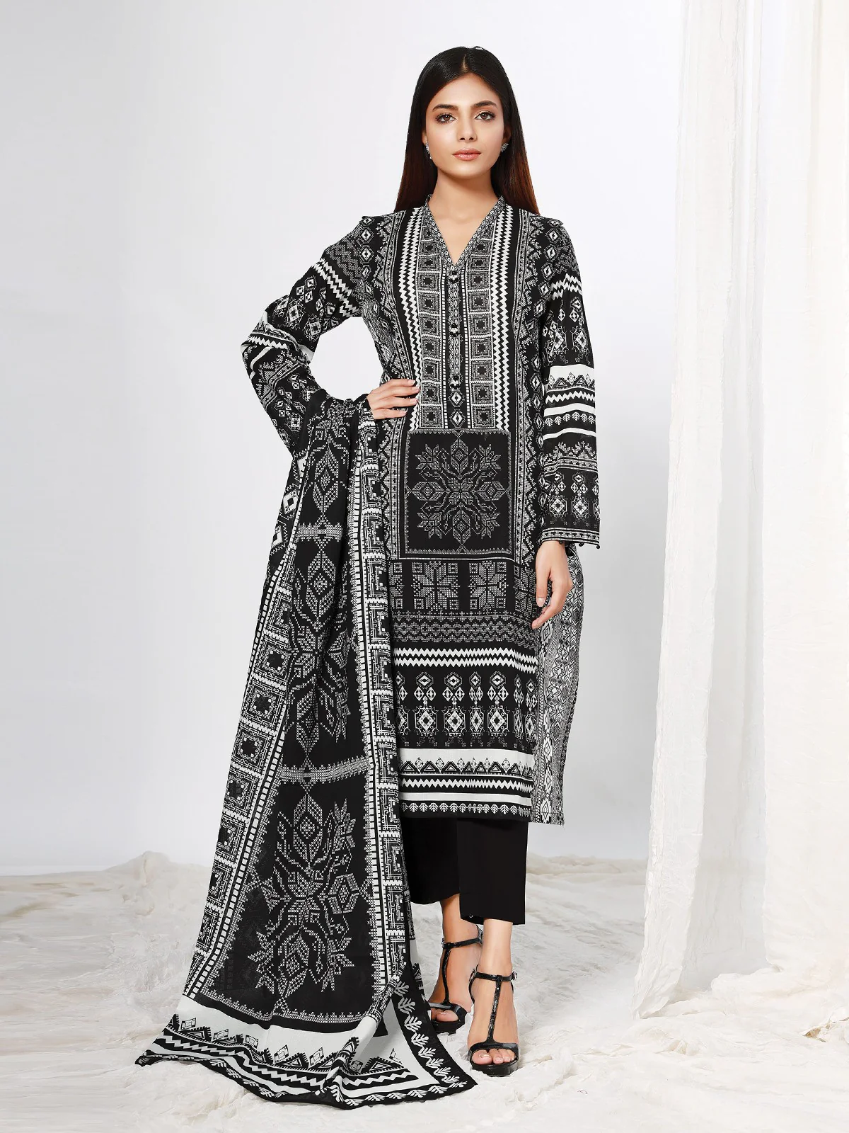 Printed Lawn Suit - EWU21M4-21008