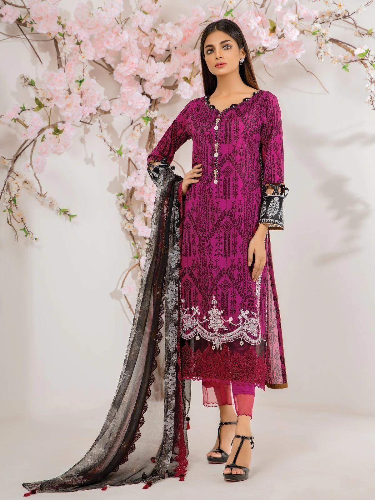 Embroidered Lawn Suit - EWU21V2-20450