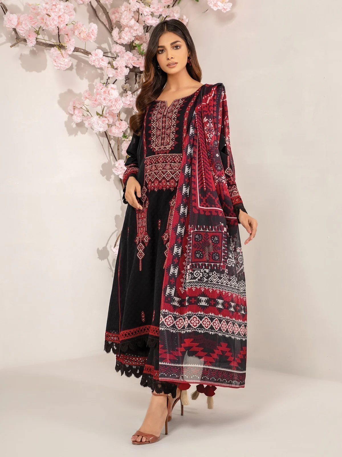 Embroidered Jacquard Suit - EWU21V2-20847