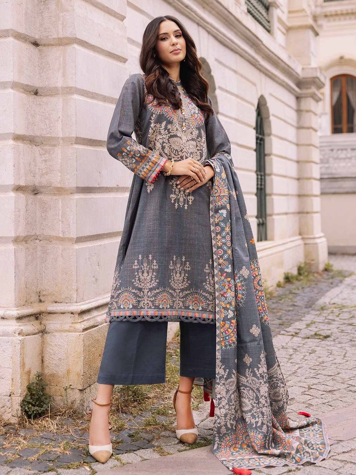 Embroidered Khaddar Suit - EWU21V8-21676