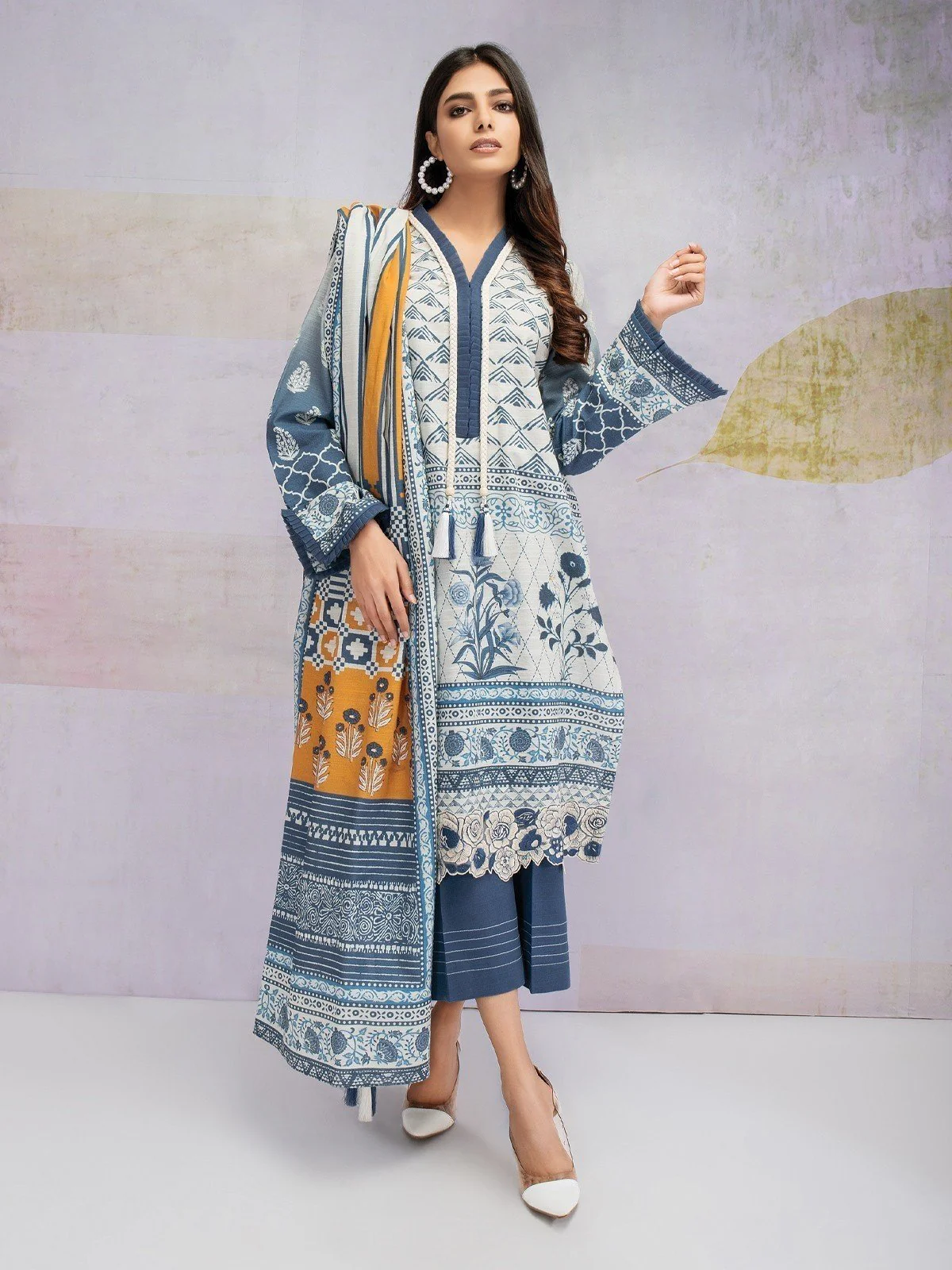 Embroidered Khaddar Suit - EWU21V8-21692