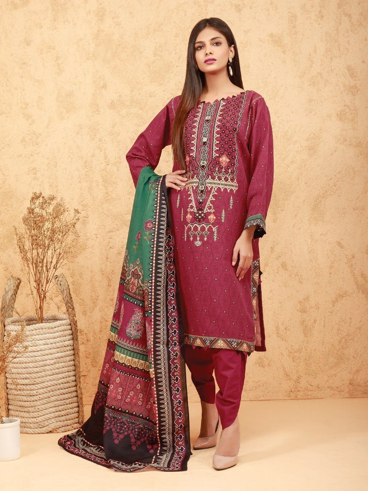 Embroidered Khaddar Suit - EWU21V8-21763