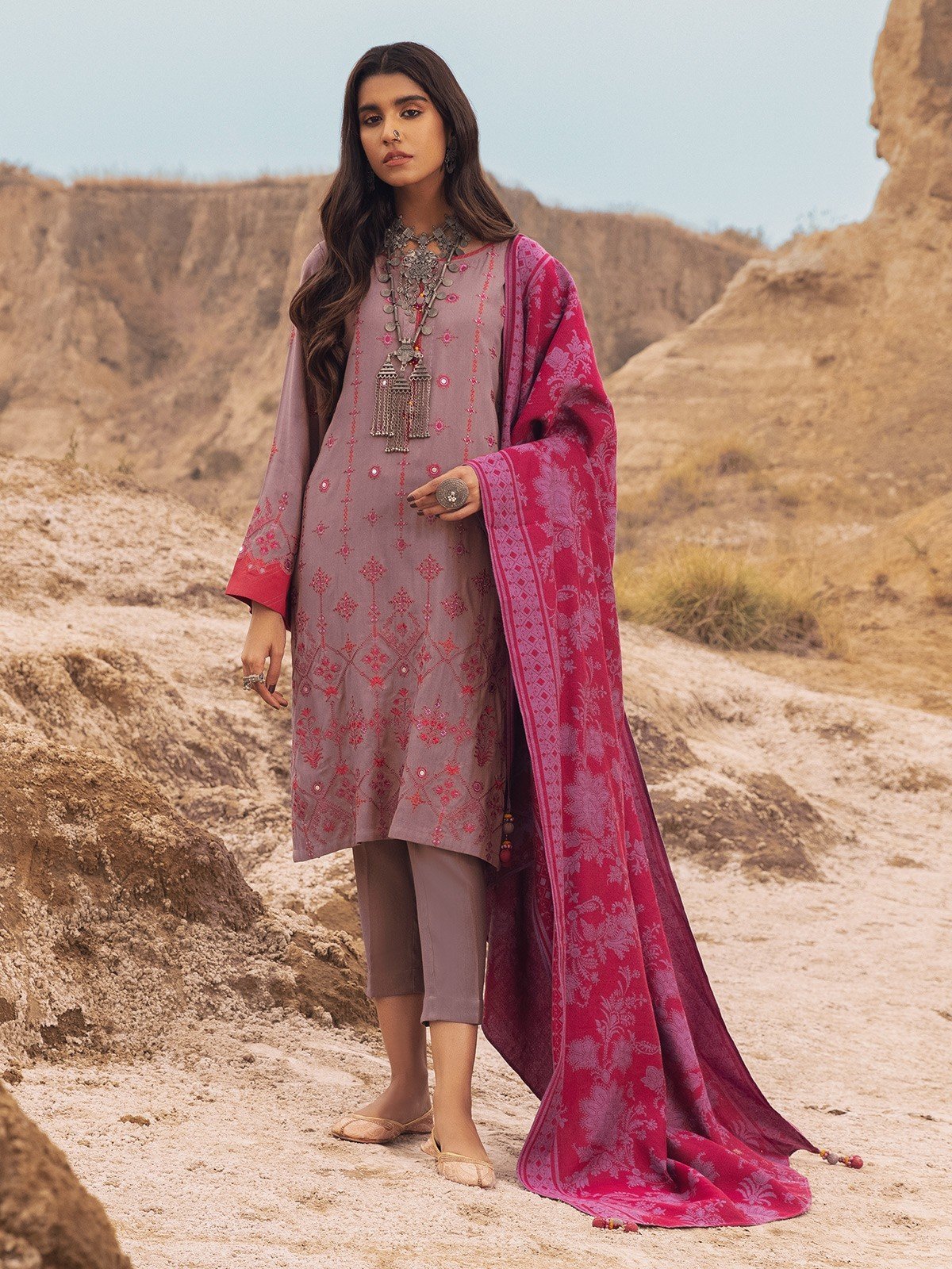 Embroidered Twill Suit - EWU21V8-21803