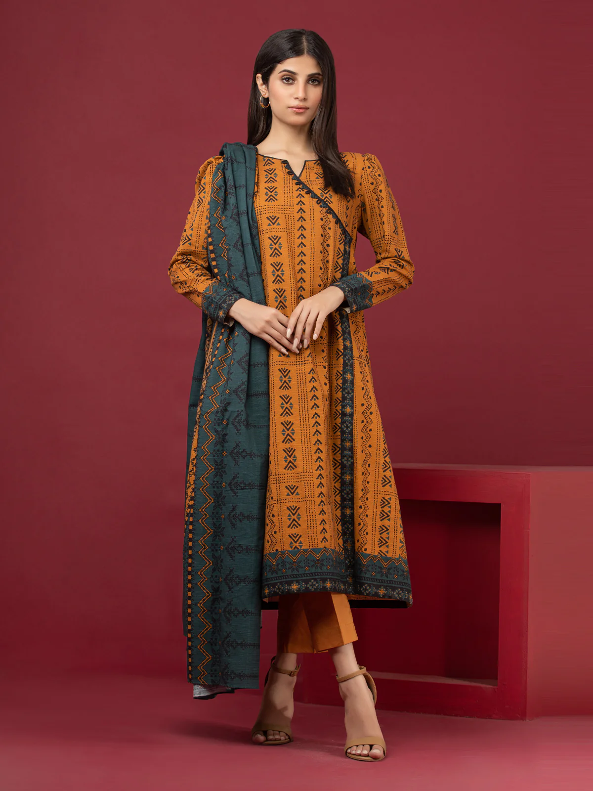 Printed Khaddar Suit - EWU22A3-24455