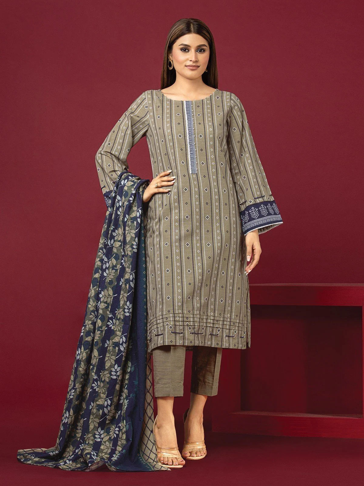 Printed Khaddar Suit - EWU22A3-24485