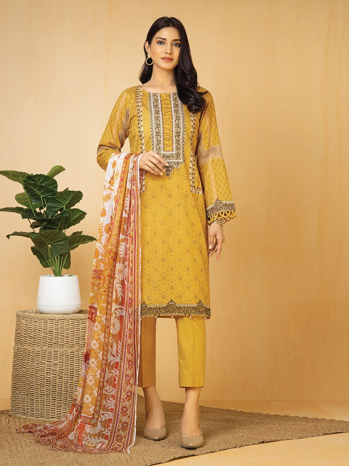 Embroidered Lawn Suit - EWU22V1-23575