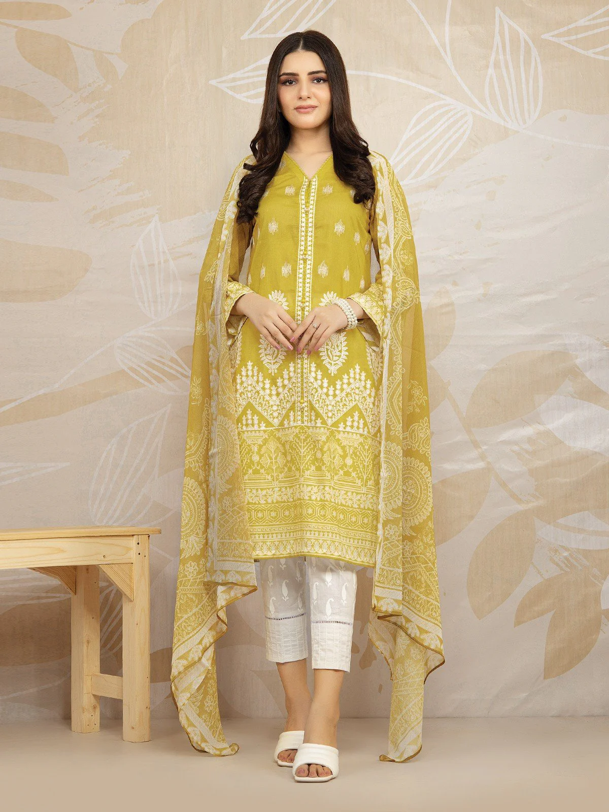 Embroidered Lawn Suit - EWU22V1-23583