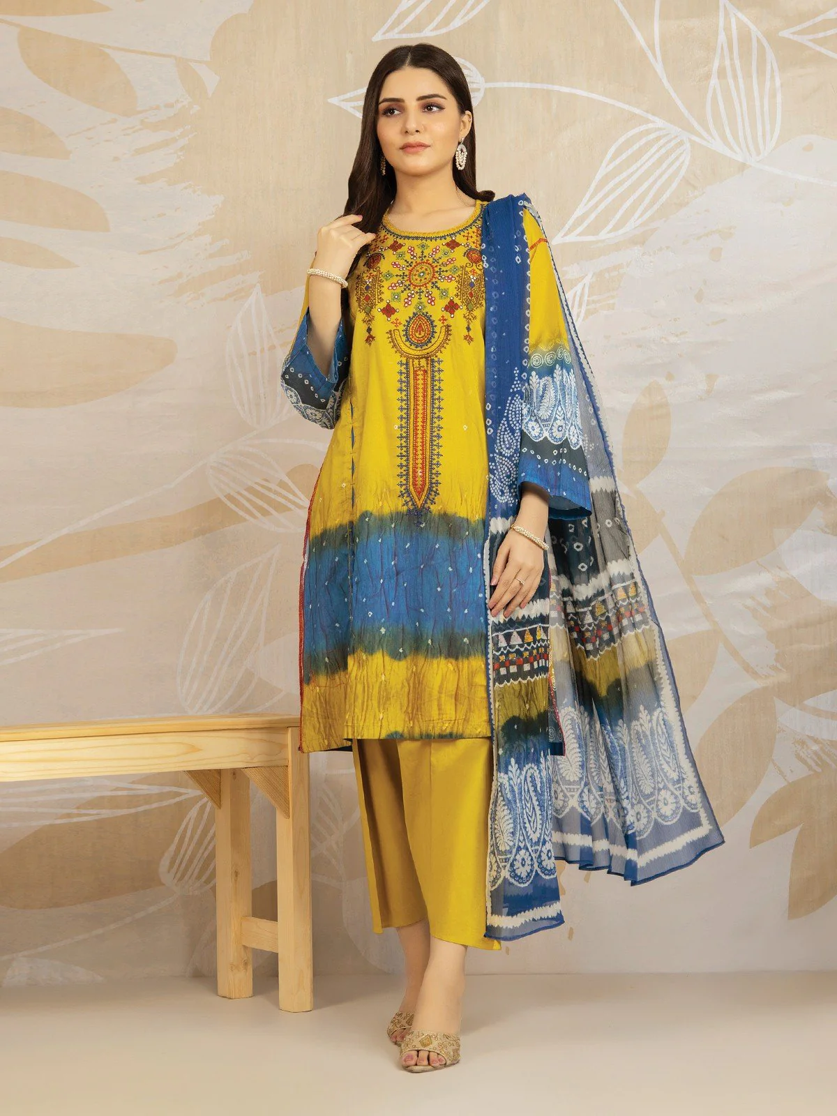 Embroidered Lawn Suit - EWU22V1-23584