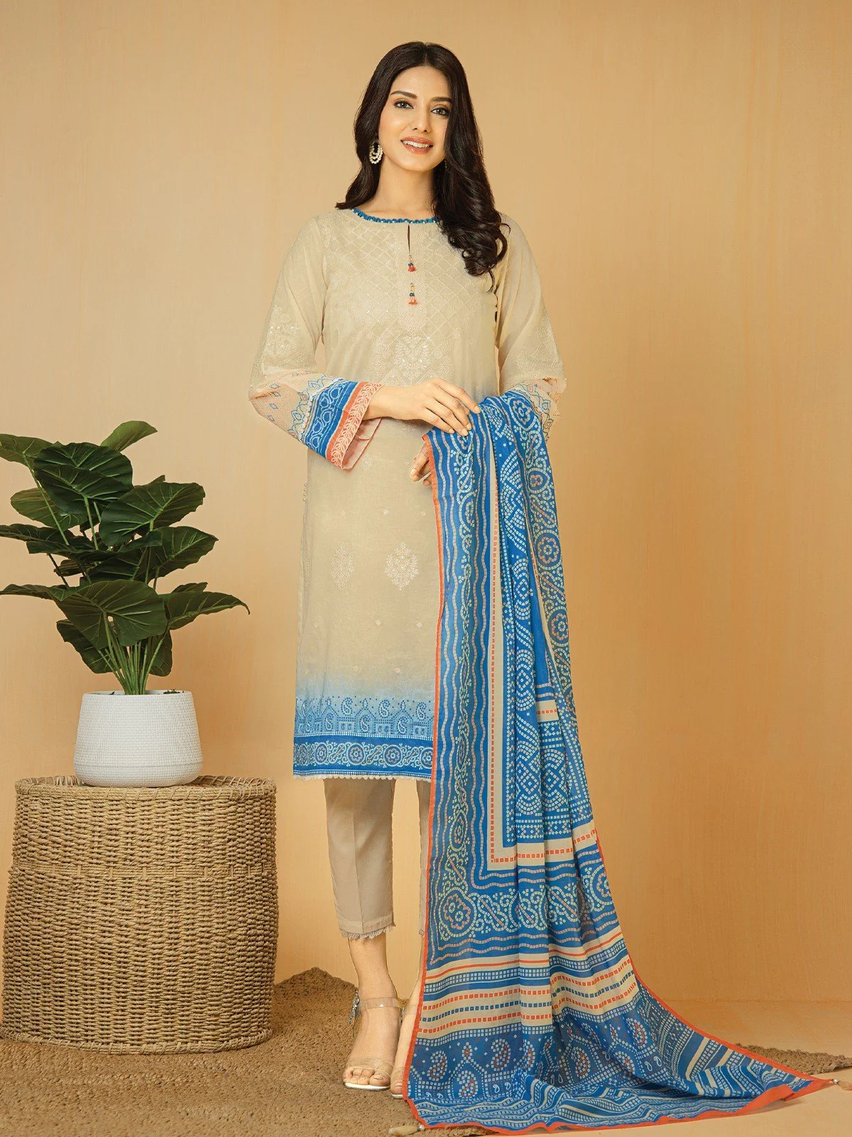 Embroidered Lawn Suit - EWU22V1-23620