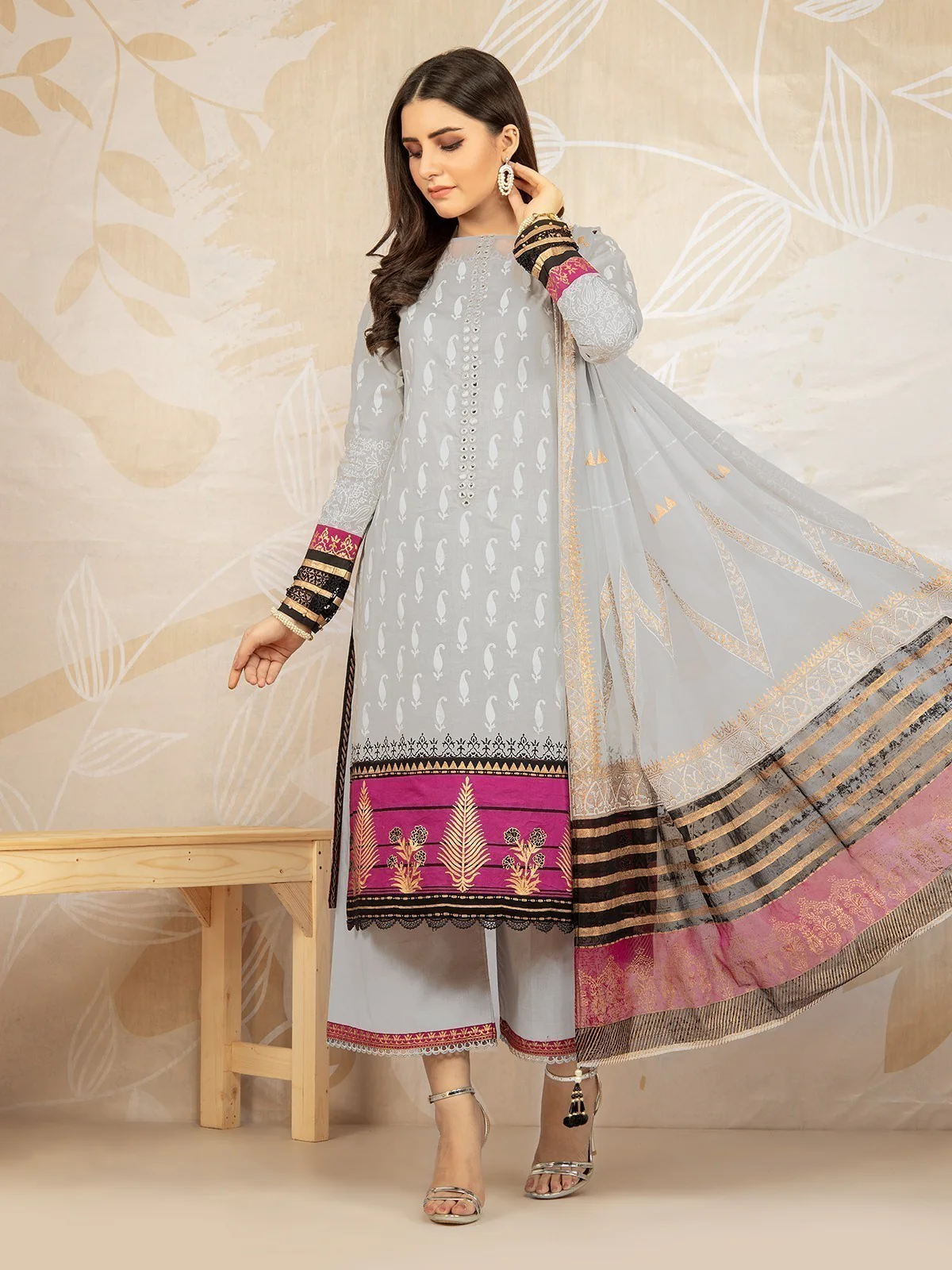 Embroidered Lawn Suit - EWU22V1-23683