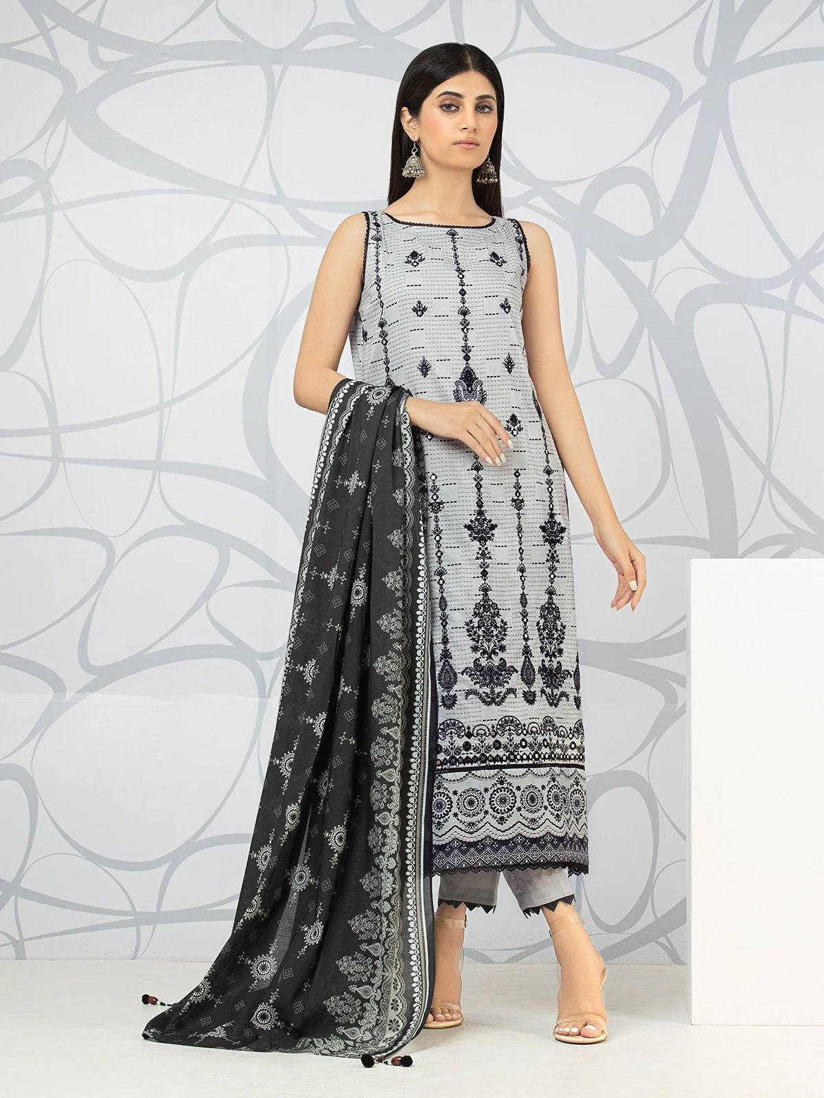 Embroidered Lawn Suit - EWU22V1-23706