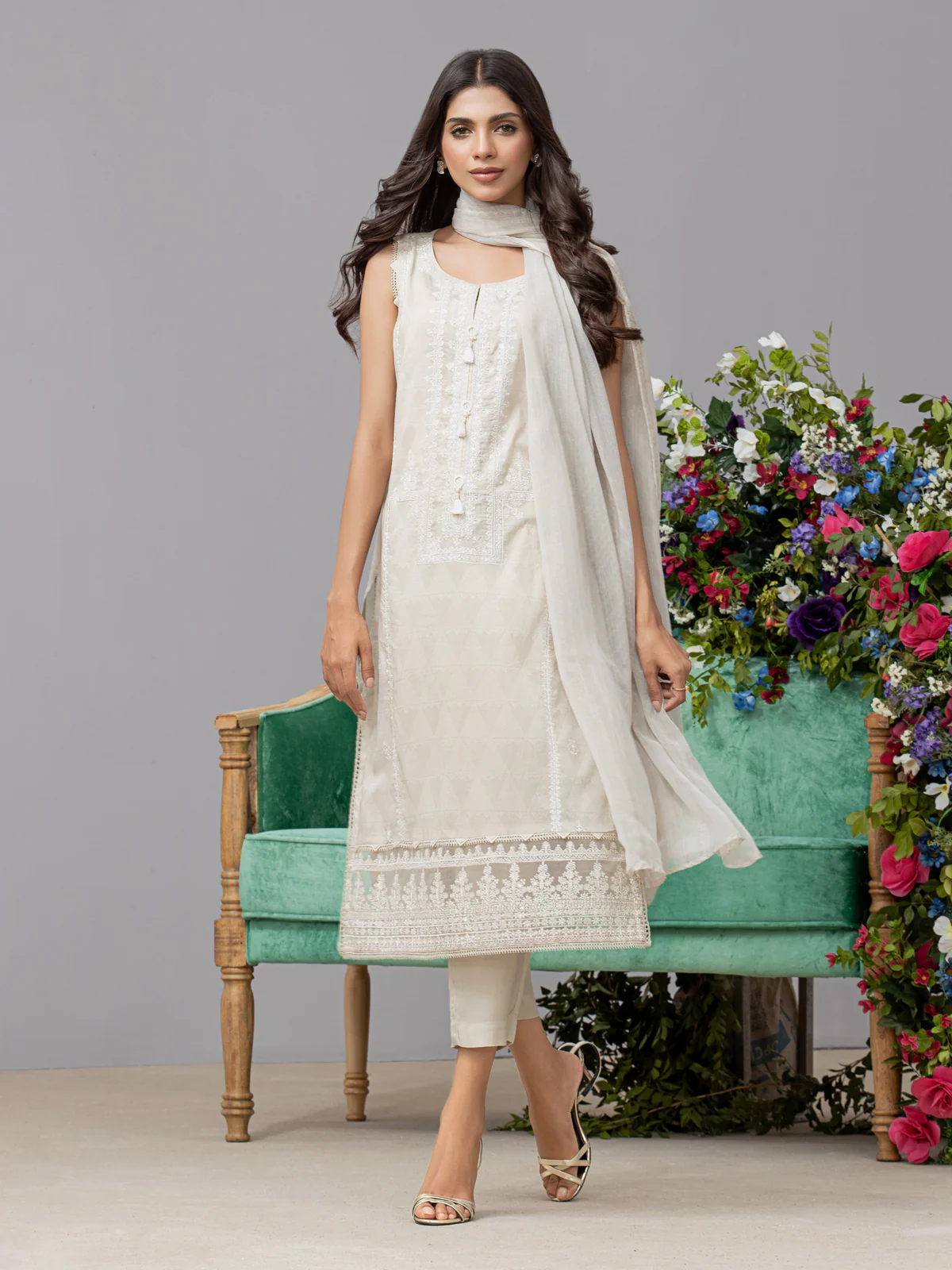 Embroidered Lawn Suit - EWU22V1-26500