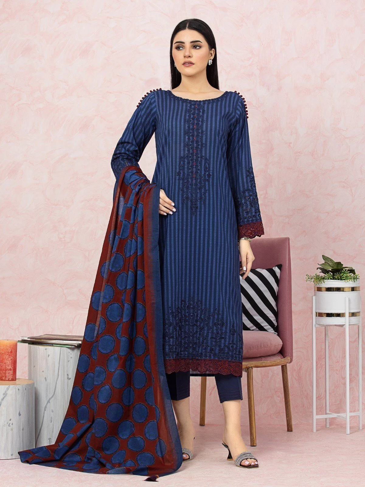 Embroidered Lawn Suit - EWU22V1-26609