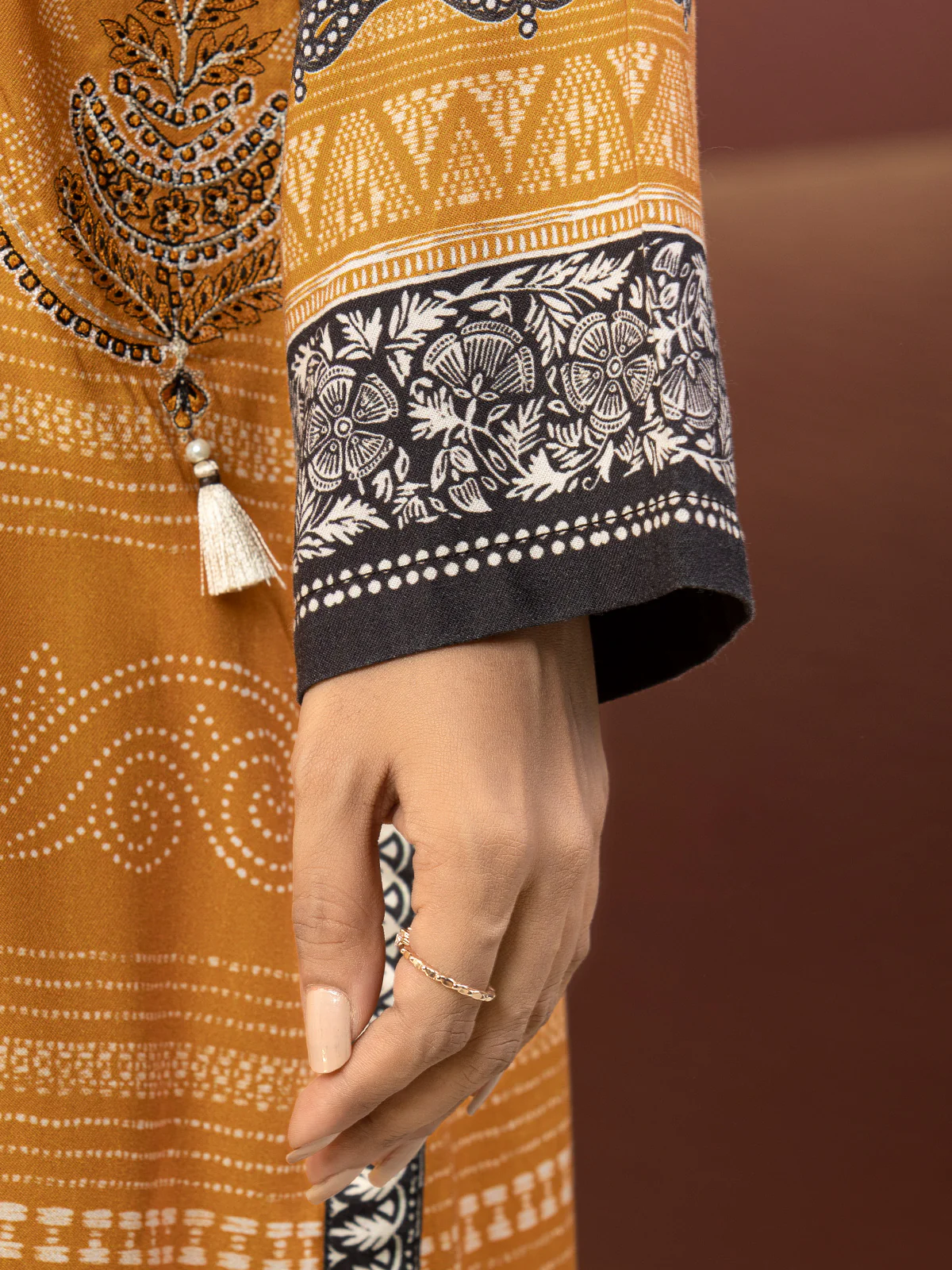 Embroidered Crepe Suit - EWU22V10-25016 - Image 3