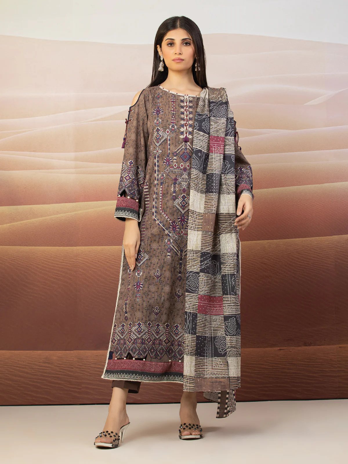 Embroidered Crepe Suit - EWU22V10-25017