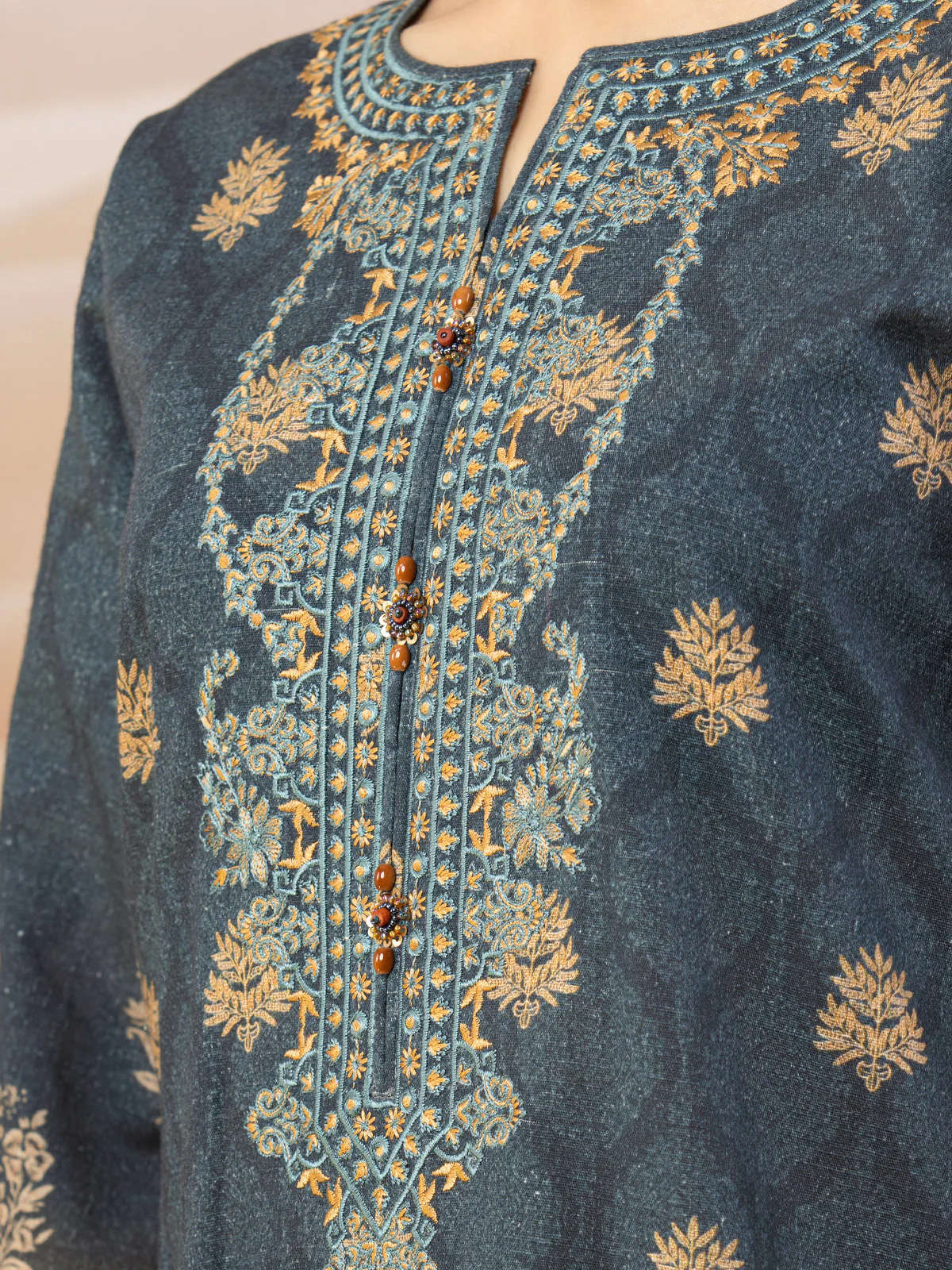 Embroidered Khaddar Shirt - EWU22V11-25023S - Image 4