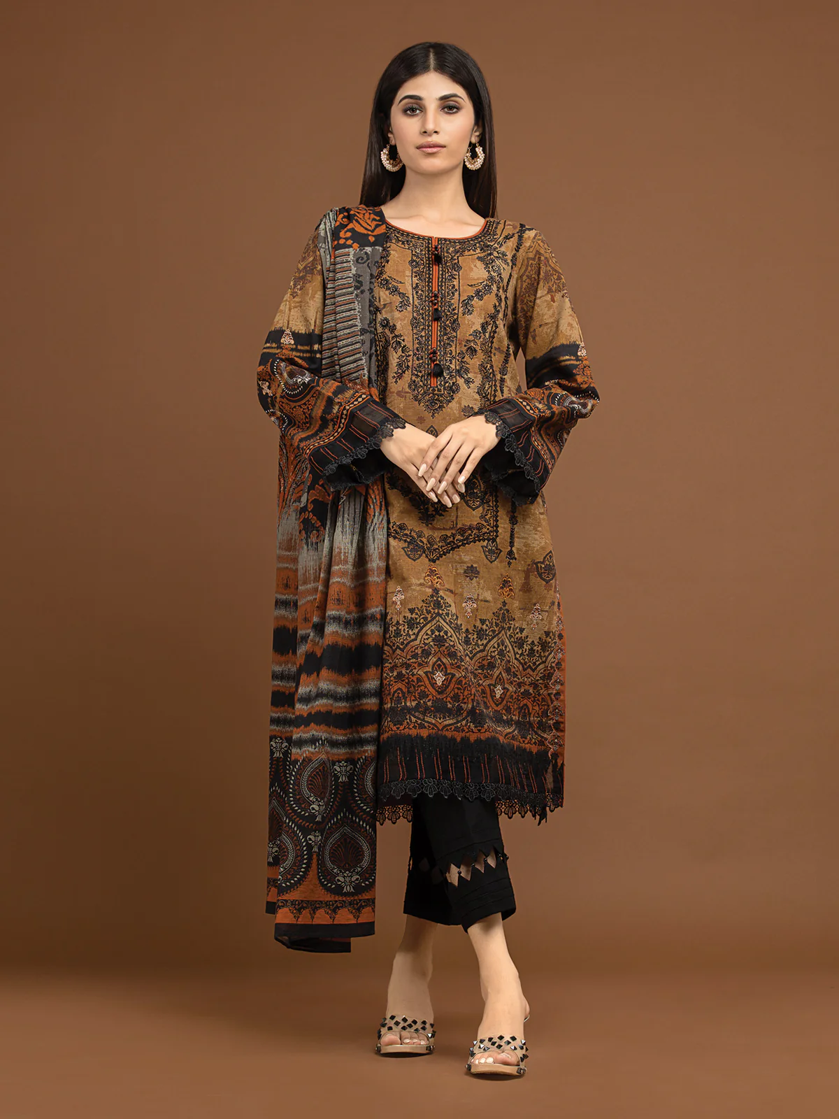 Embroidered Khaddar Suit - EWU22V11-25027