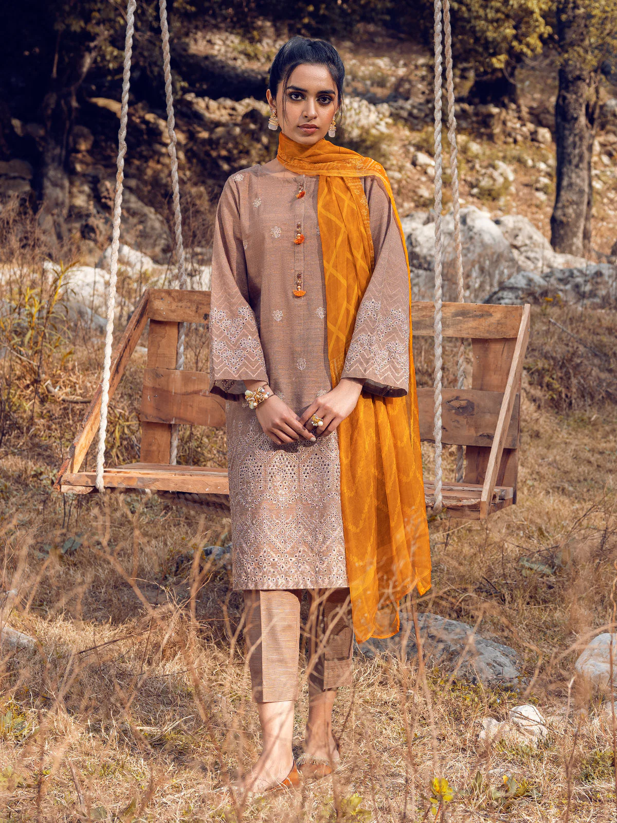 Embroidered Khaddar Shirt Dupatta - EWU22V12-25008SD