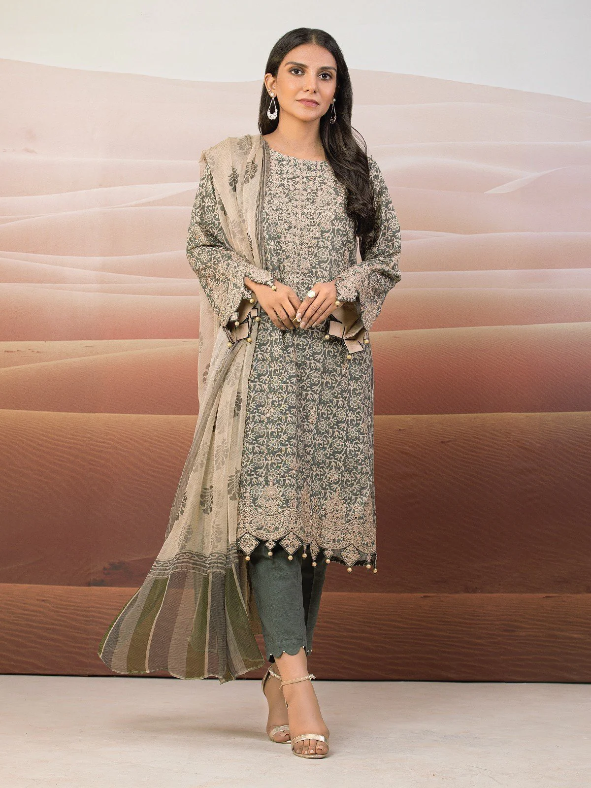 Embroidered Khaddar Suit - EWU22V12-25009