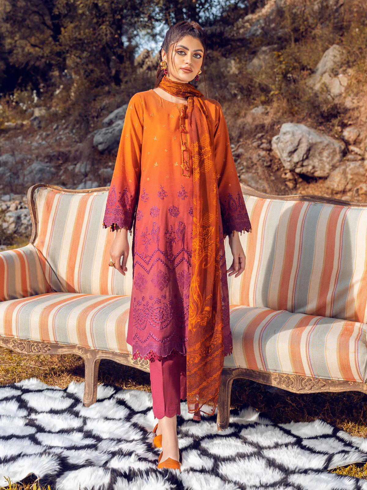 Embroidered Khaddar Suit - EWU22V12-25012