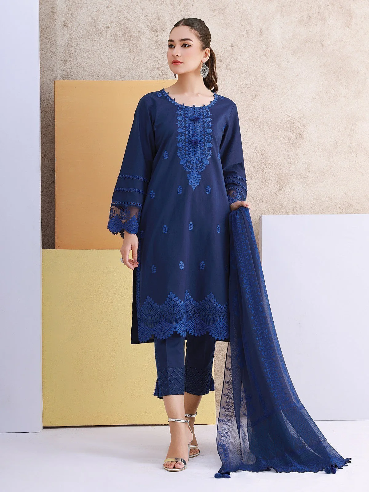 Embroidered Cambric Shirt Dupatta - EWU22V2-21133SD