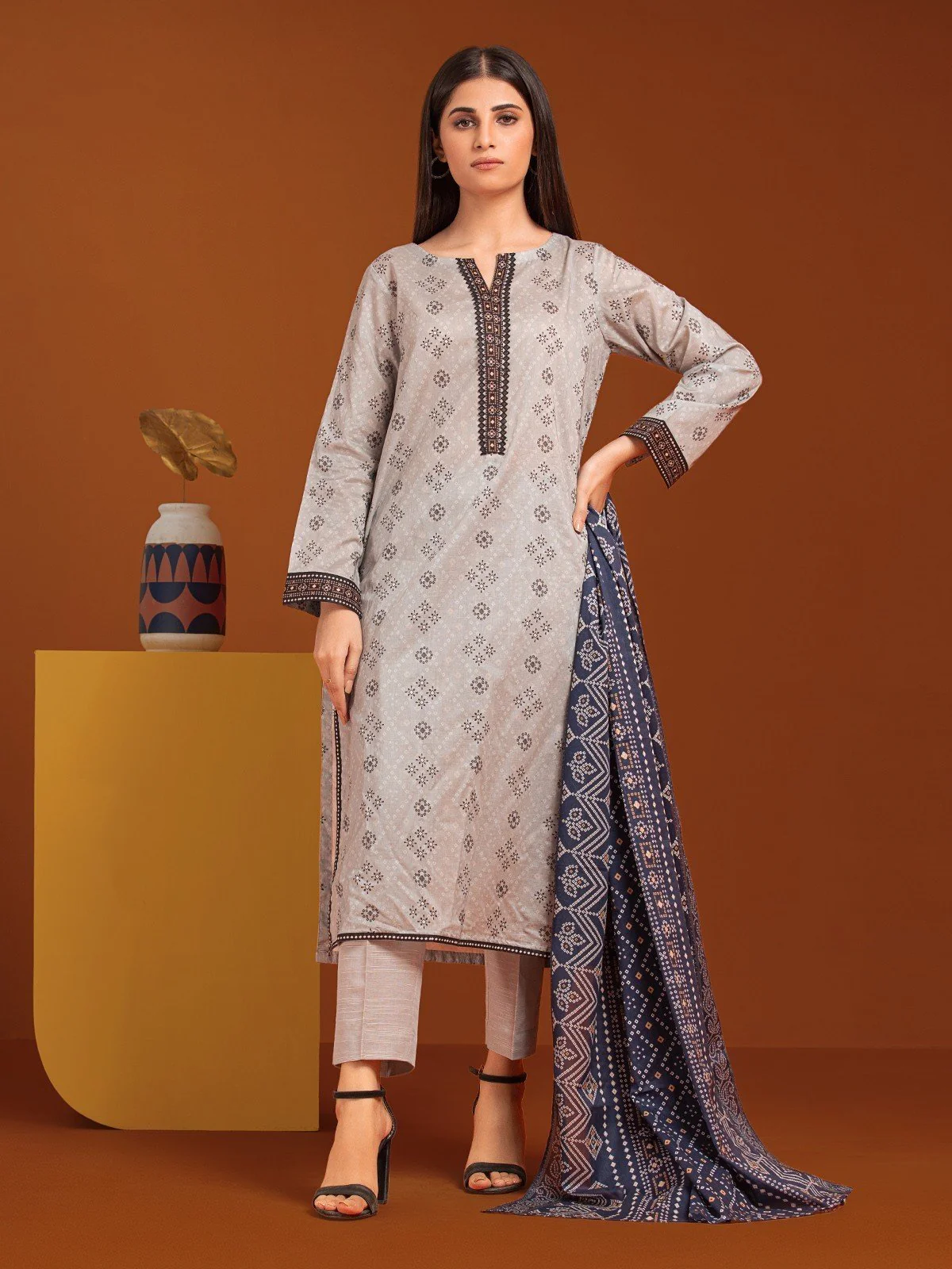 Printed Khaddar Suit - EWU23A3-27071-3P