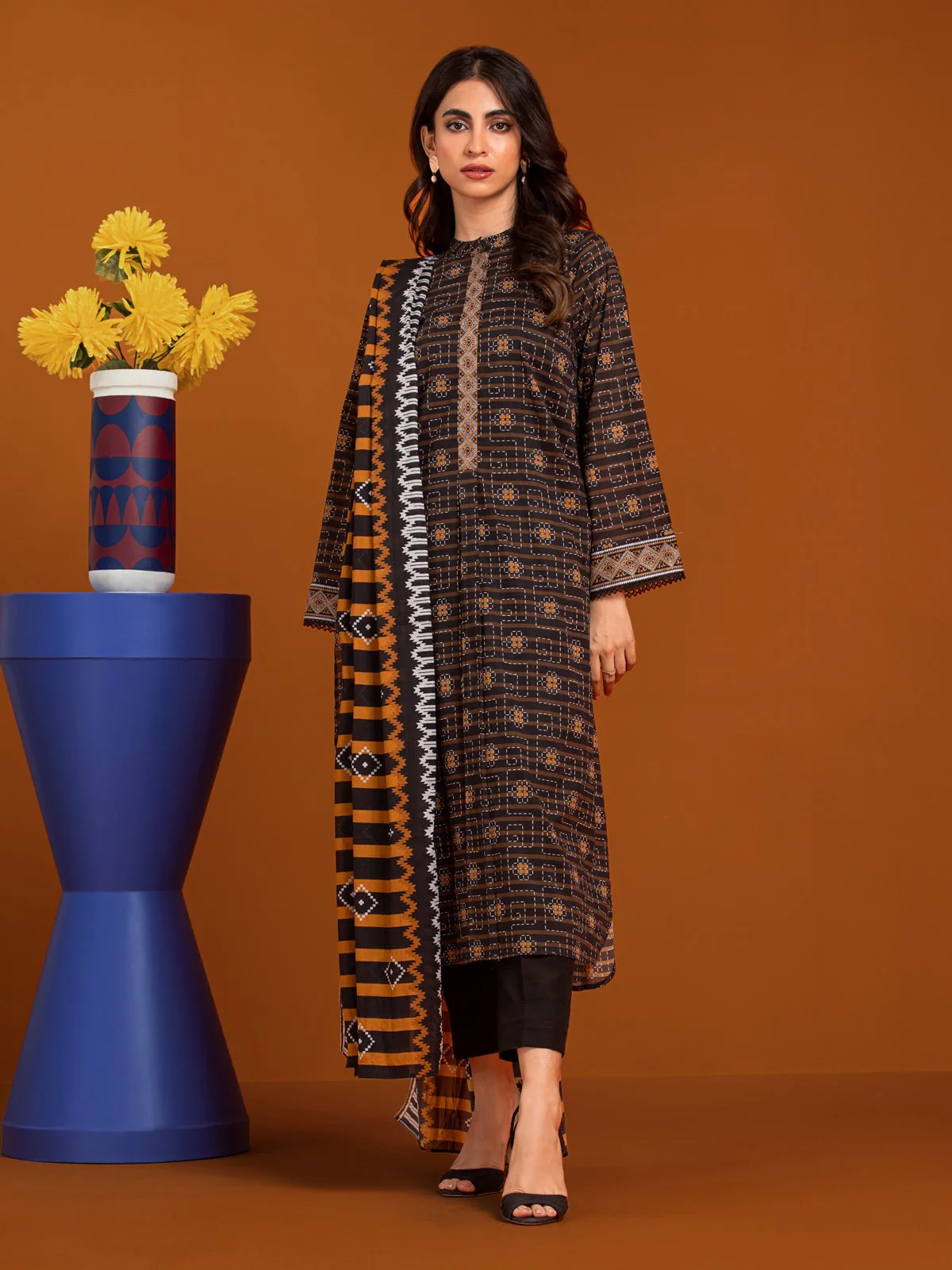 Printed Khaddar Suit - EWU23A3-27194-3P