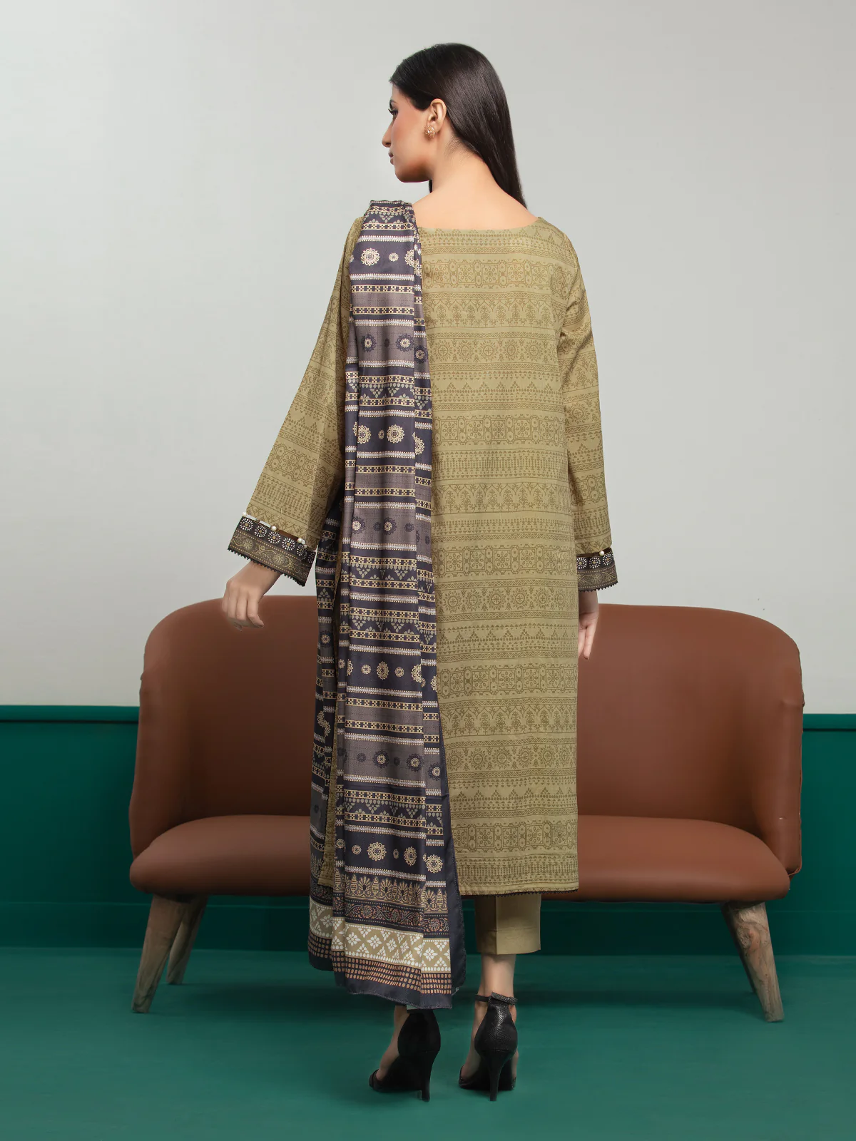 Printed Khaddar Suit - EWU23A3S-27610-3P - Image 4
