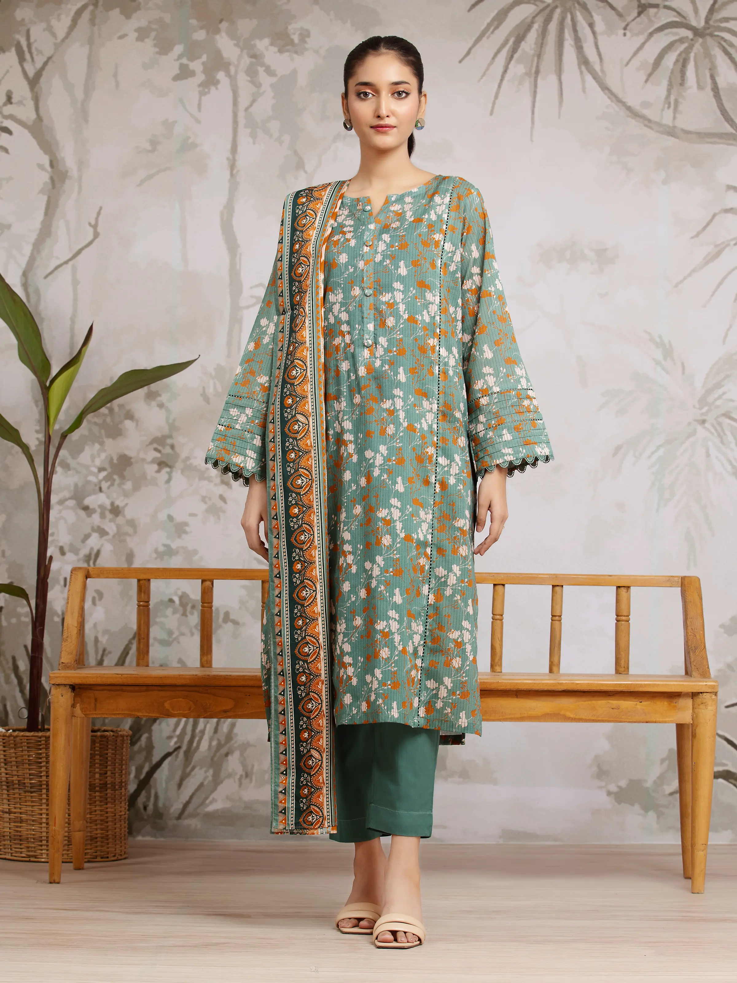 Printed Khaddar Suit - EWU24A3-29805-3P