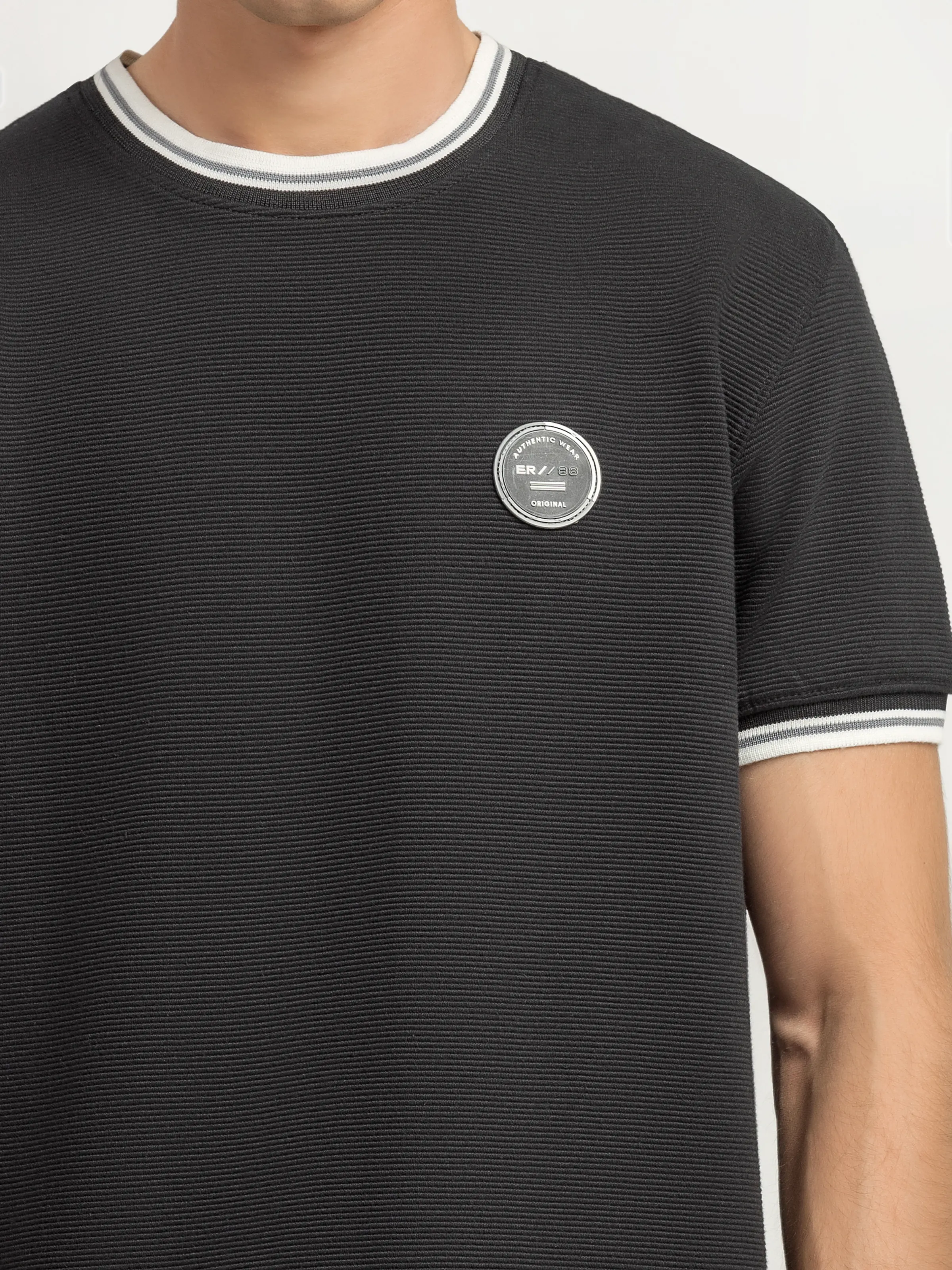 Crew Neck Classic Tee - EMTGT6-001 - Image 3