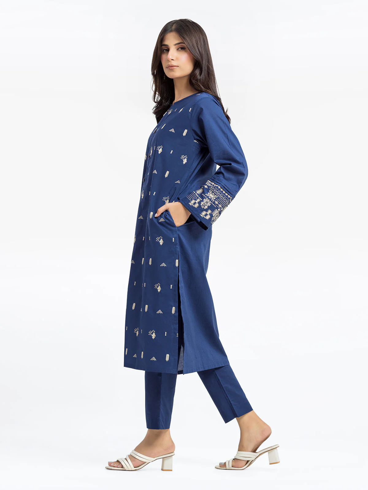 Embroidered Cambric Shirt Trouser - EWTKE24-81043ST - Image 4