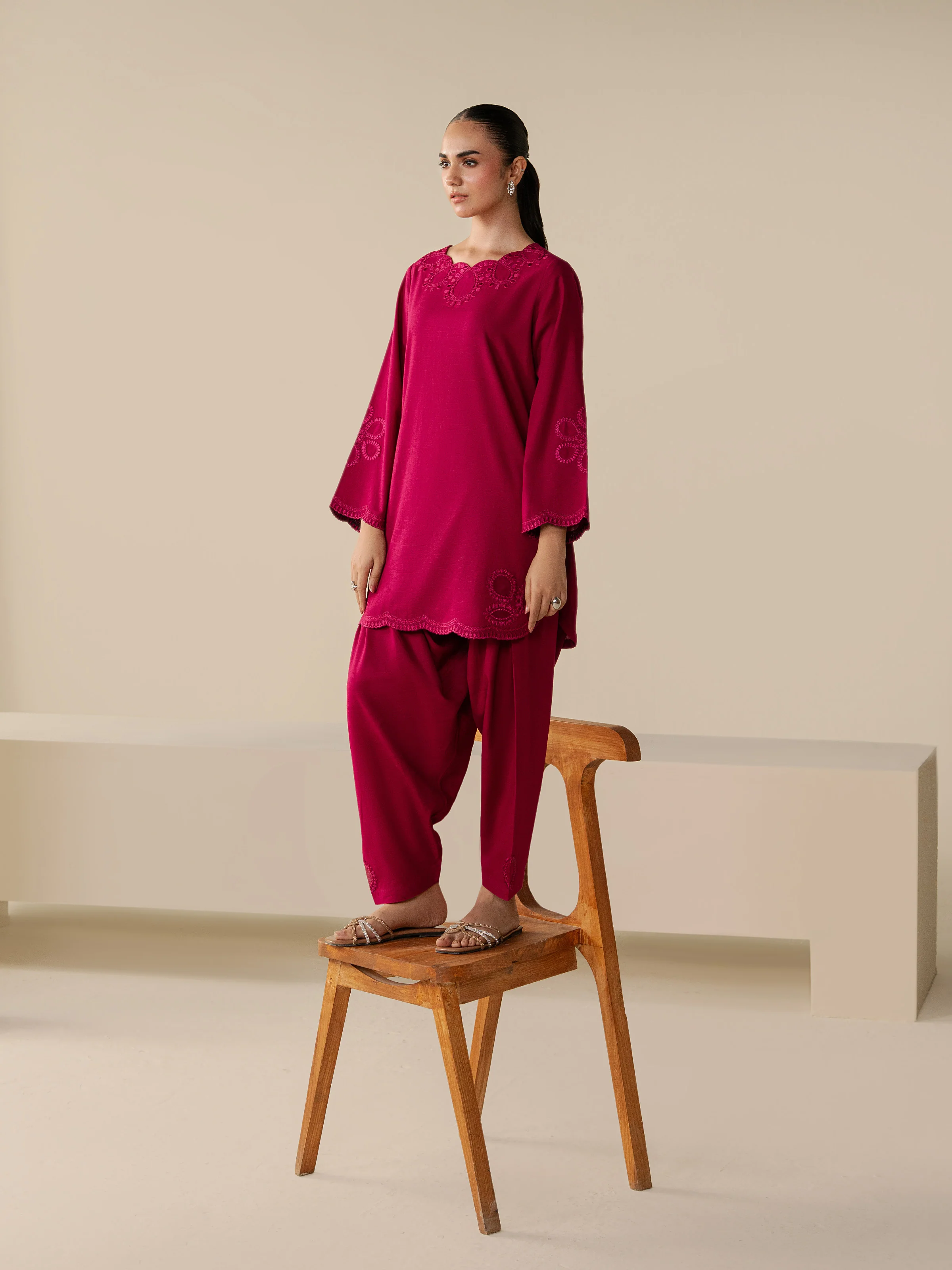 Embroidered Khaddar Co-Ord Set - EWTKED5-84008ST - Image 3