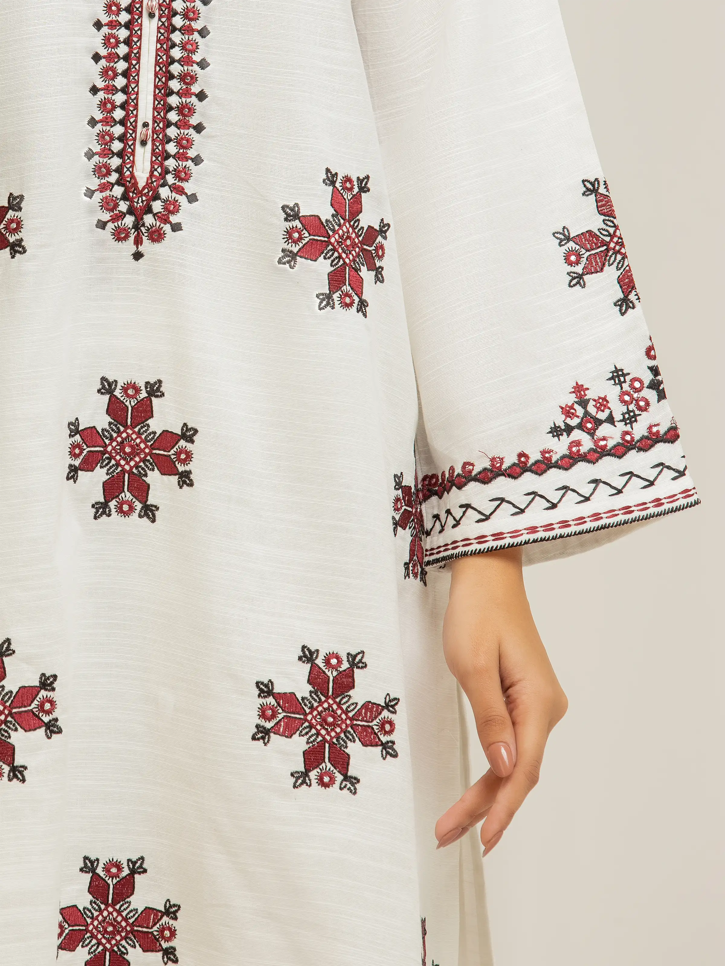 Embroidered Khaddar Co-Ord Set - EWTKED5-84070ST - Image 4