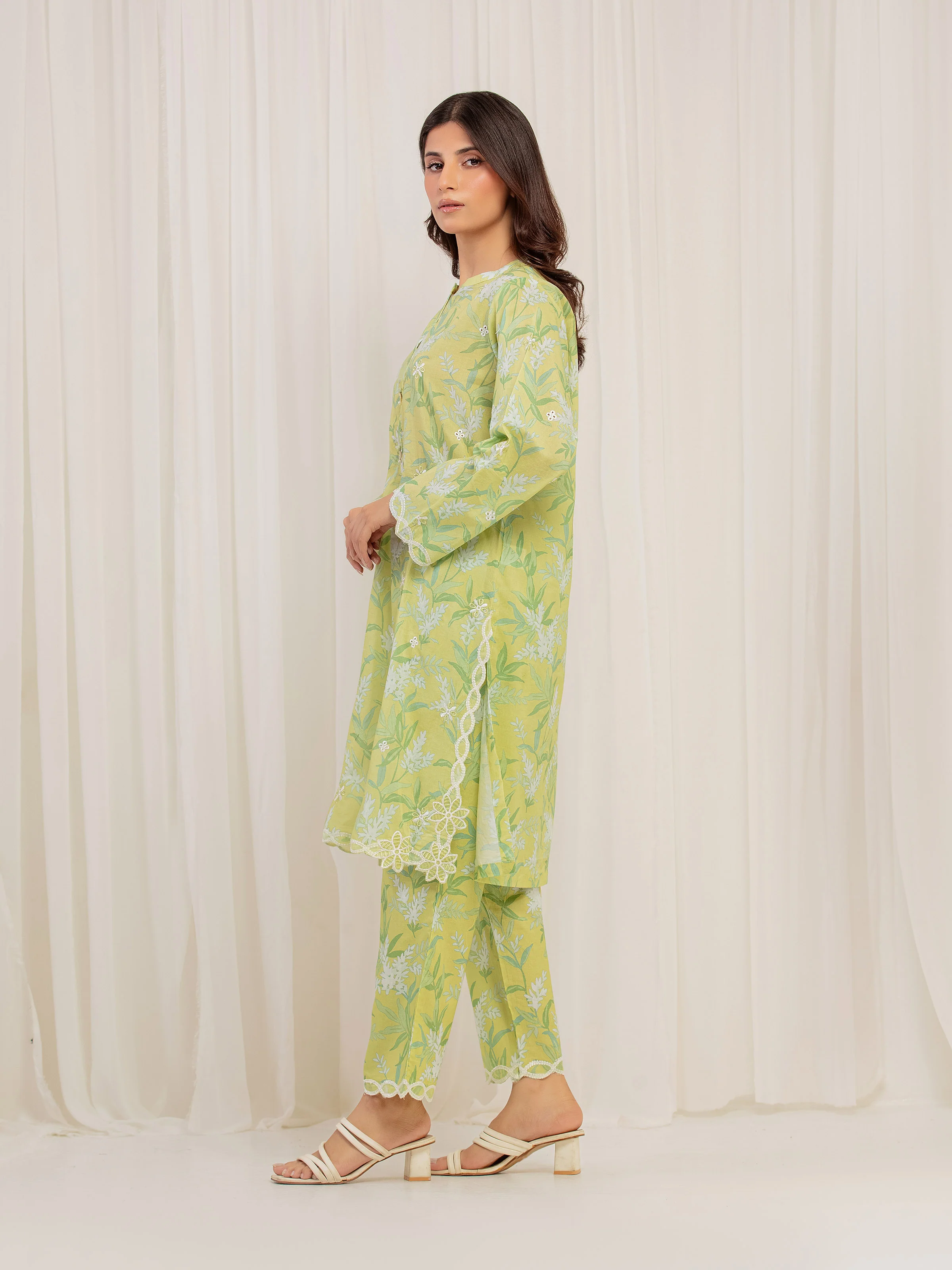 Embroidered Lawn Co-Ord Set - EWTKE5-81861ST - Image 4