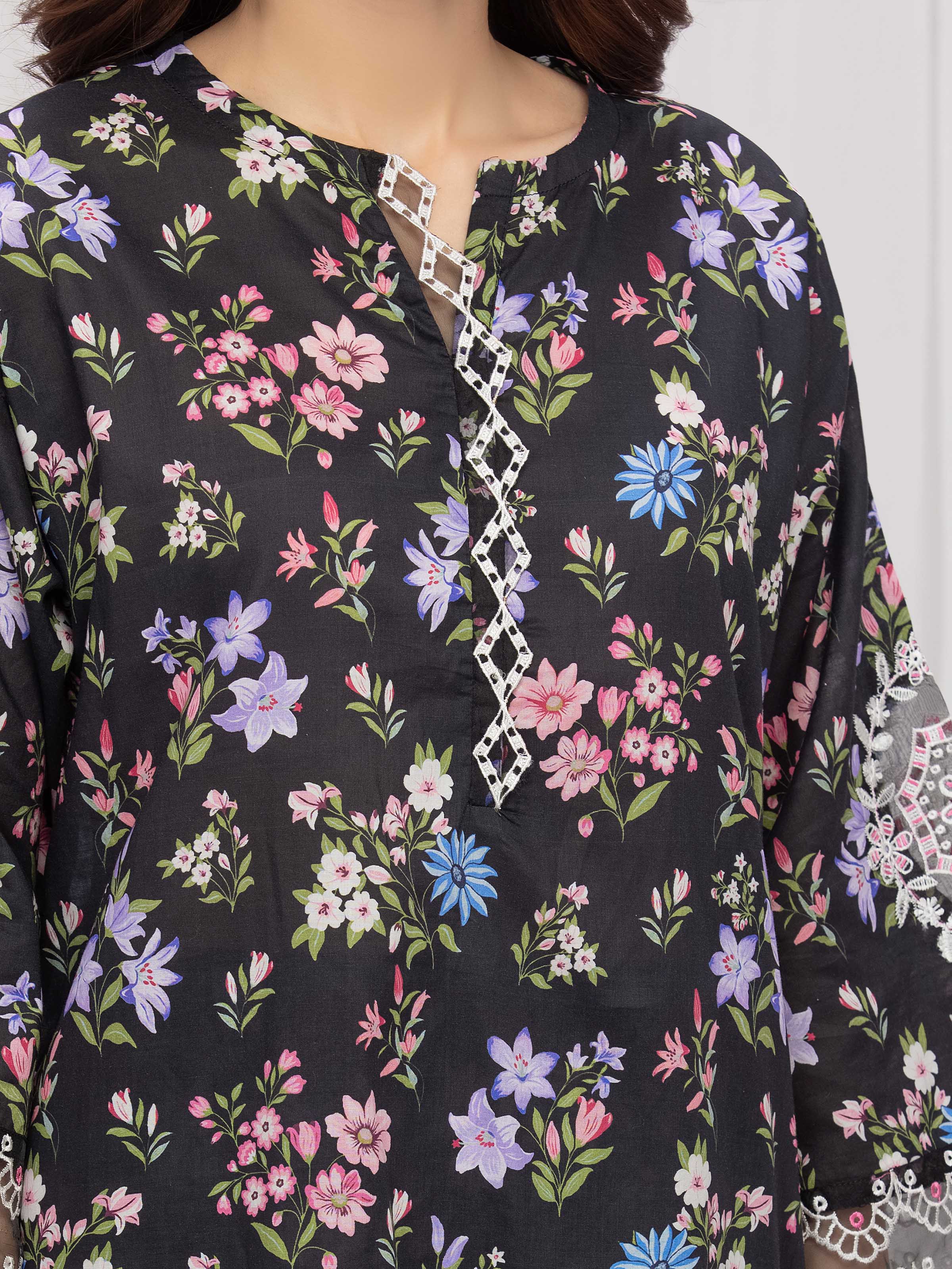 Embroidered Lawn Co-Ord Set - EWTKE5-82447ST - Image 4