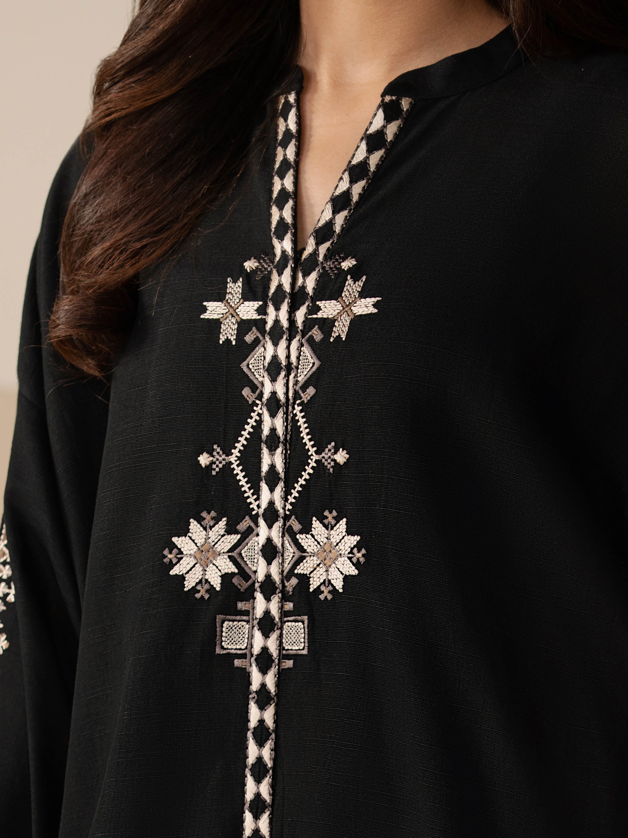 Embroidered Khaddar Co-Ord Set - EWTKED5-84010ST - Image 4