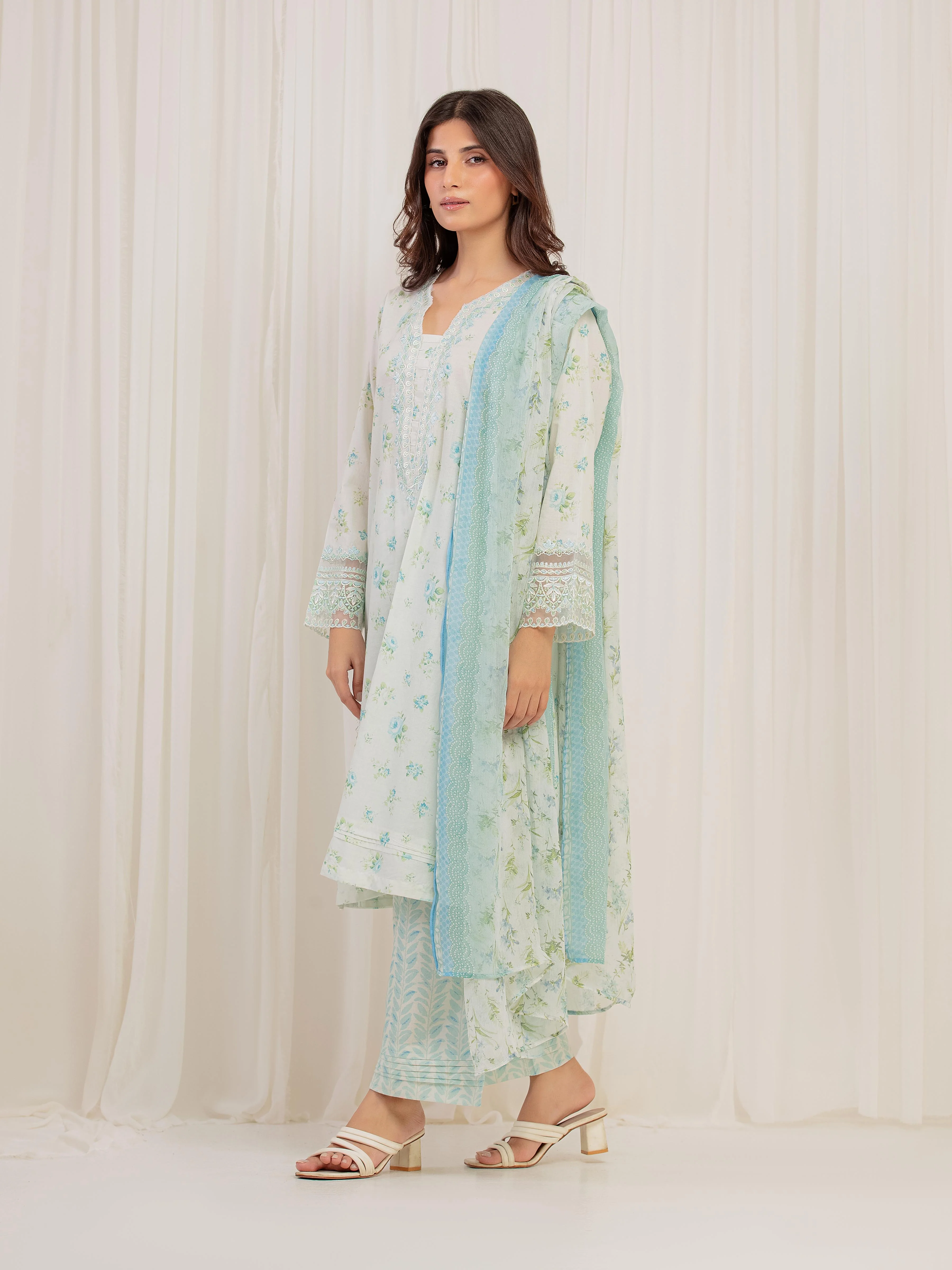 Embroidered Cambric Suit - EWTKE5-81730-3P - Image 4