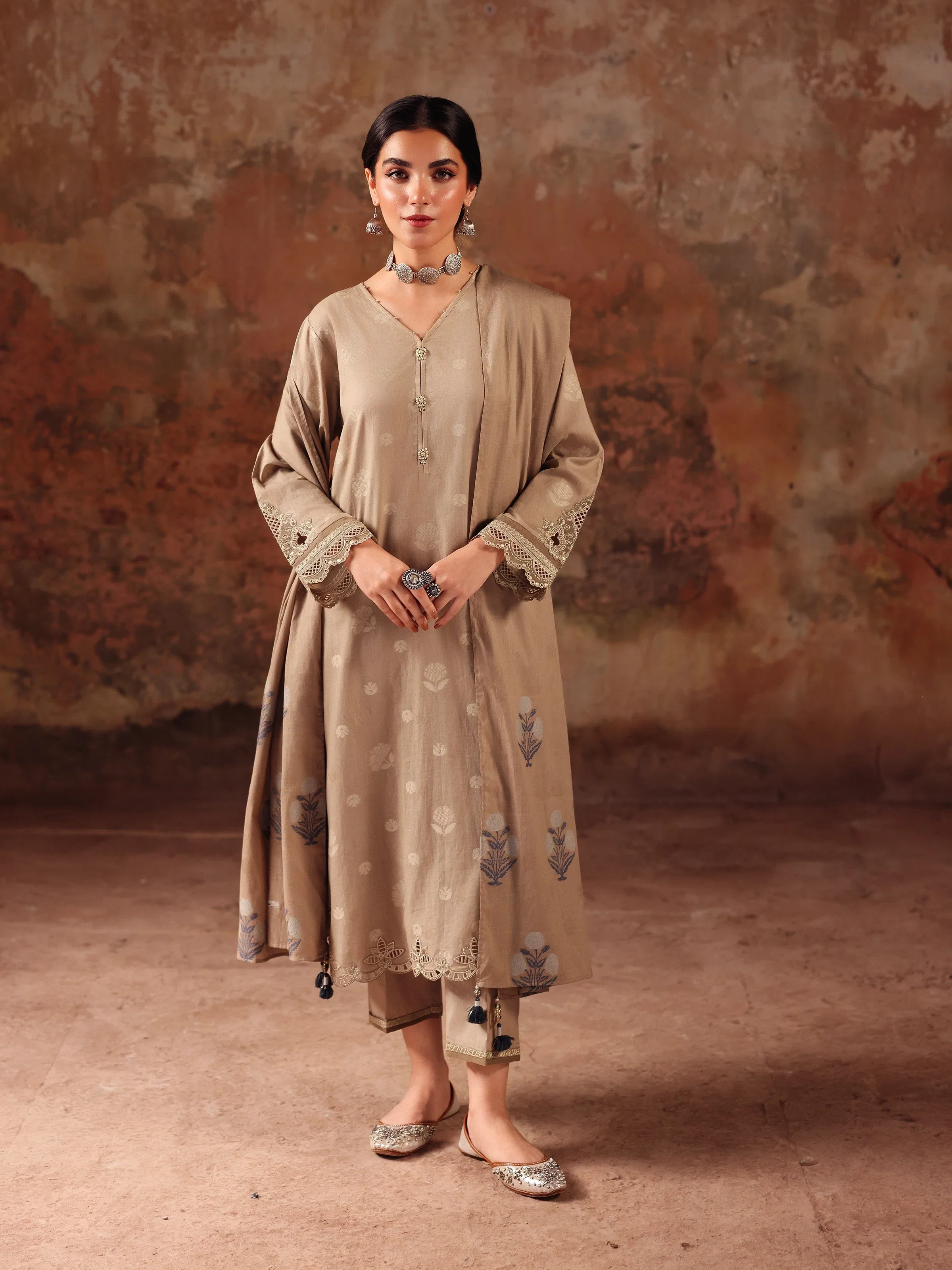 Embroidered Jacquard Suit - EWTKE5-81084-3P - Image 2