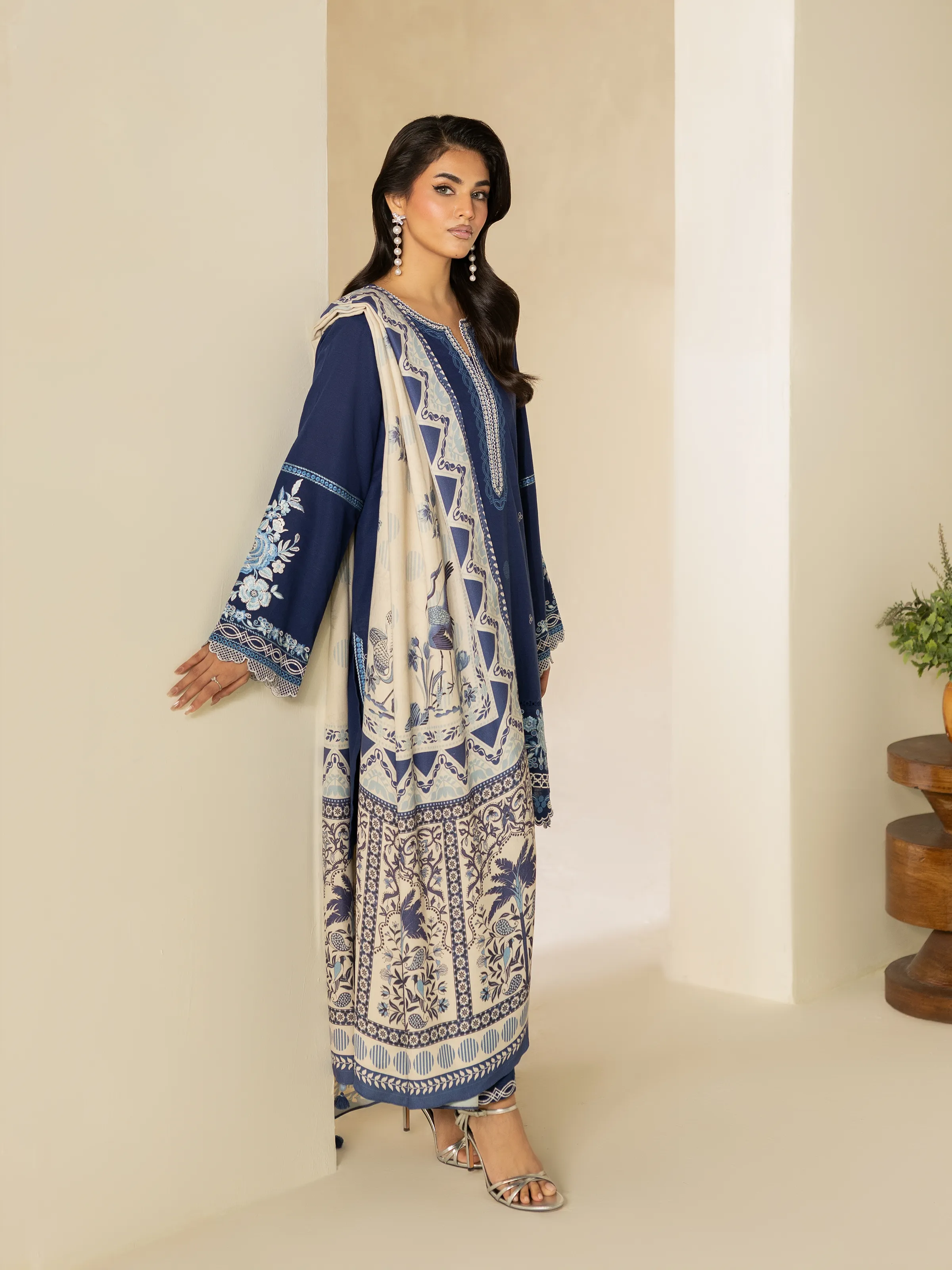 Embroidered Khaddar Suit - EWTKED5-84020-3P - Image 4