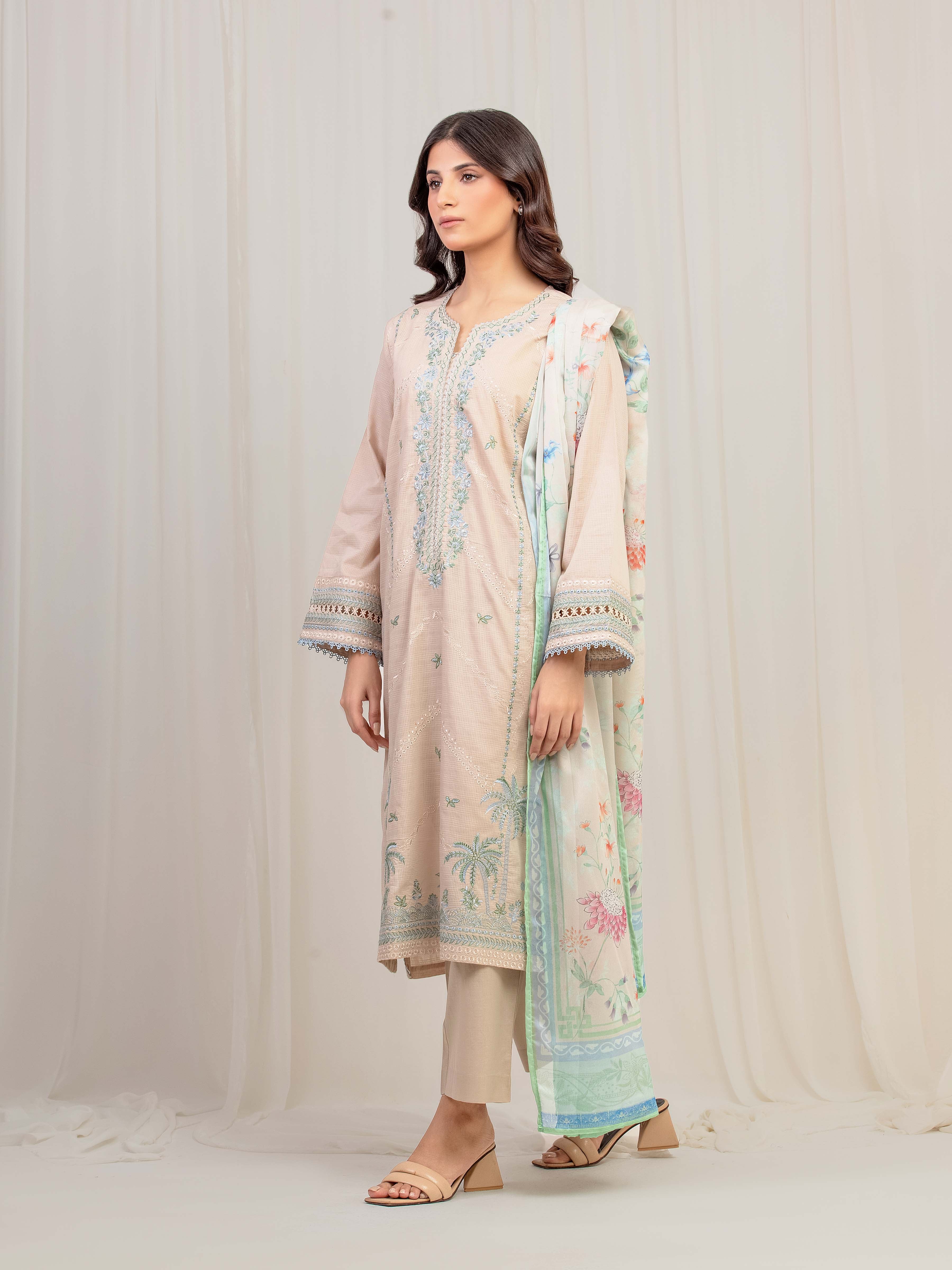 Embroidered Lawn Slub Suit - EWTKE5-82113-3P - Image 4