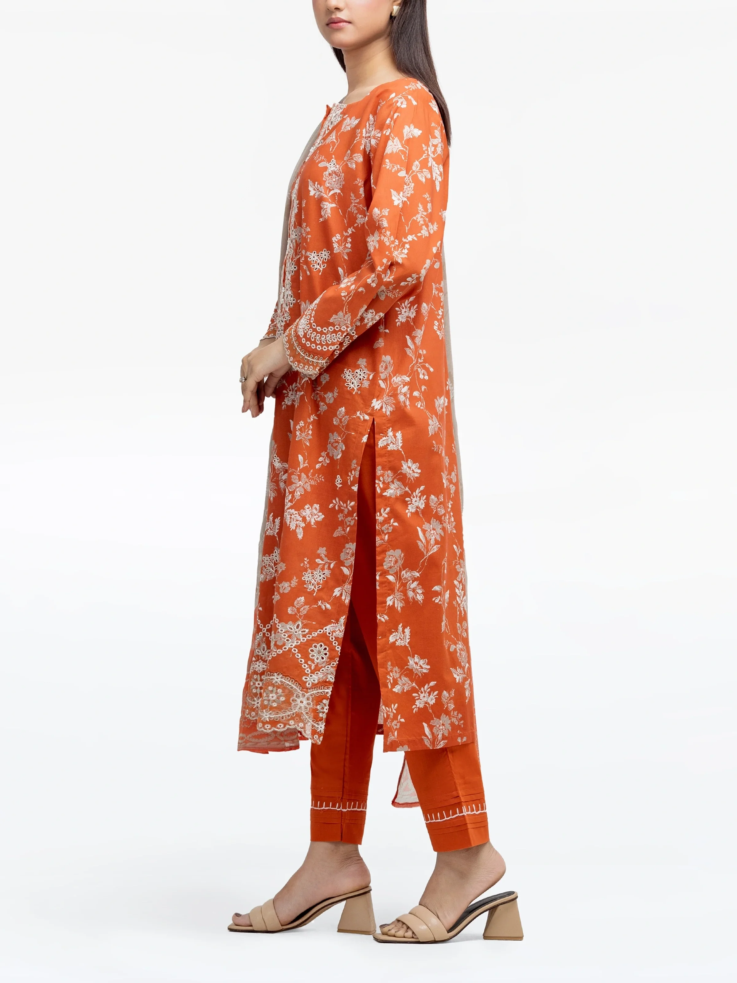 Embroidered Lawn Suit - EWTKE24-81151-3P - Image 4