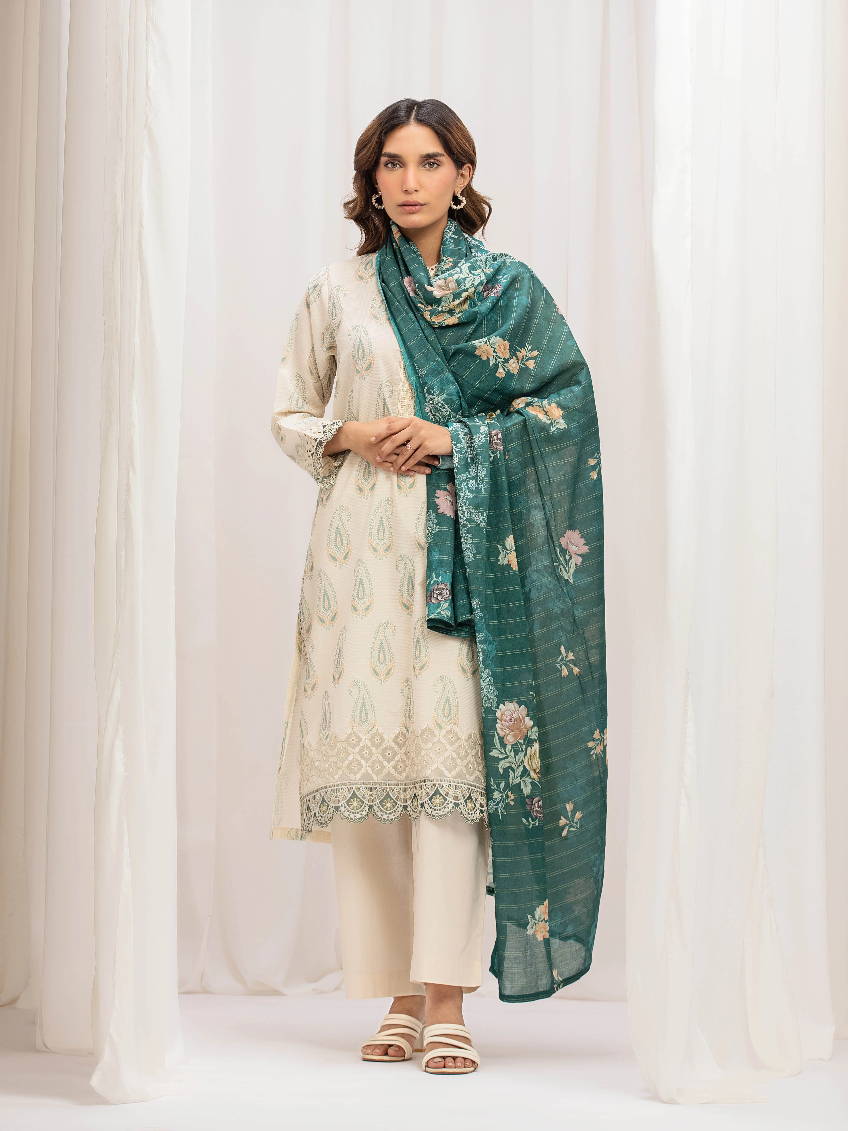 Embroidered Lawn Suit - EWTKE5-82333-3P