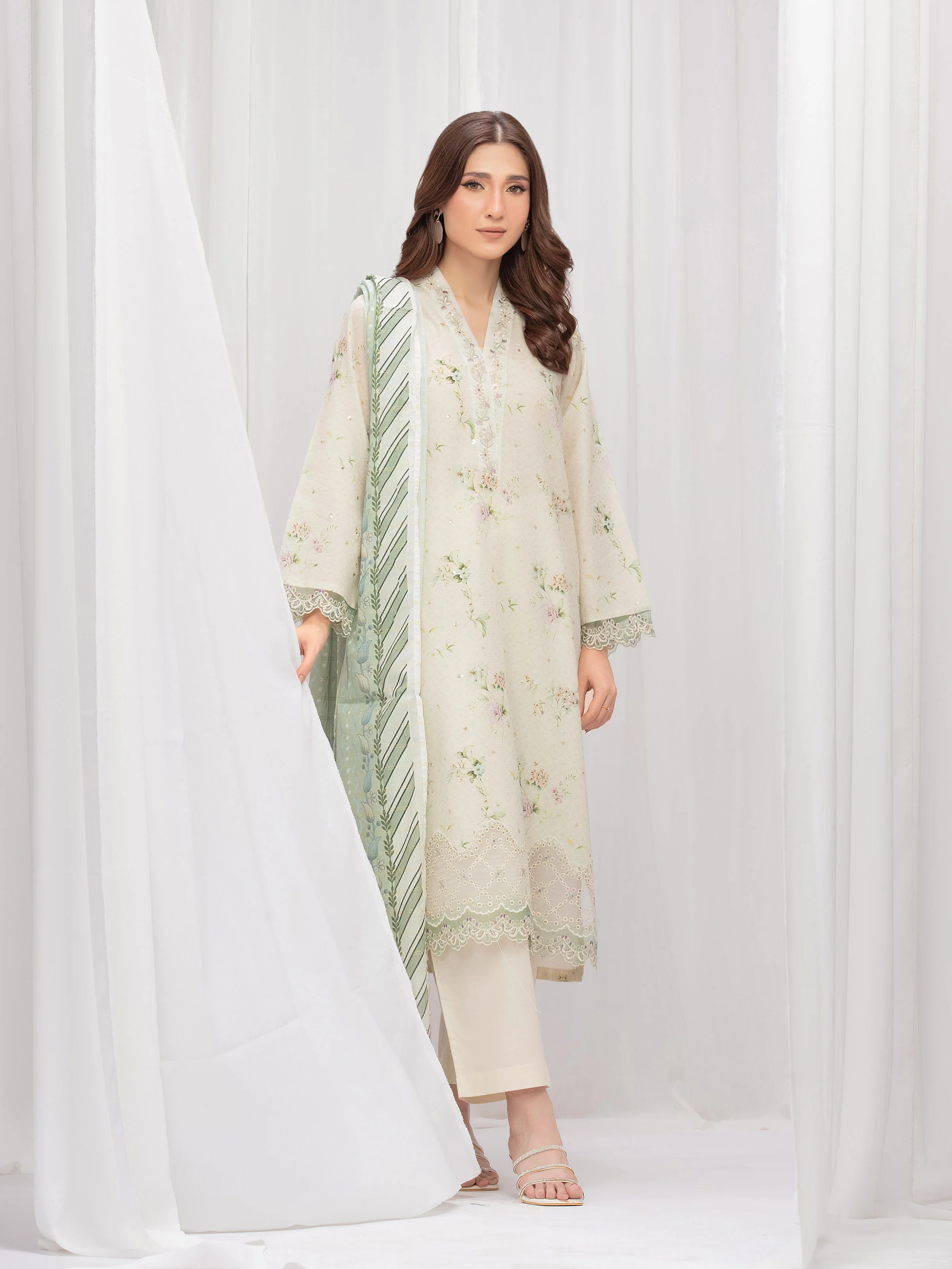Embroidered Lawn Suit - EWTKE5-82336-3P